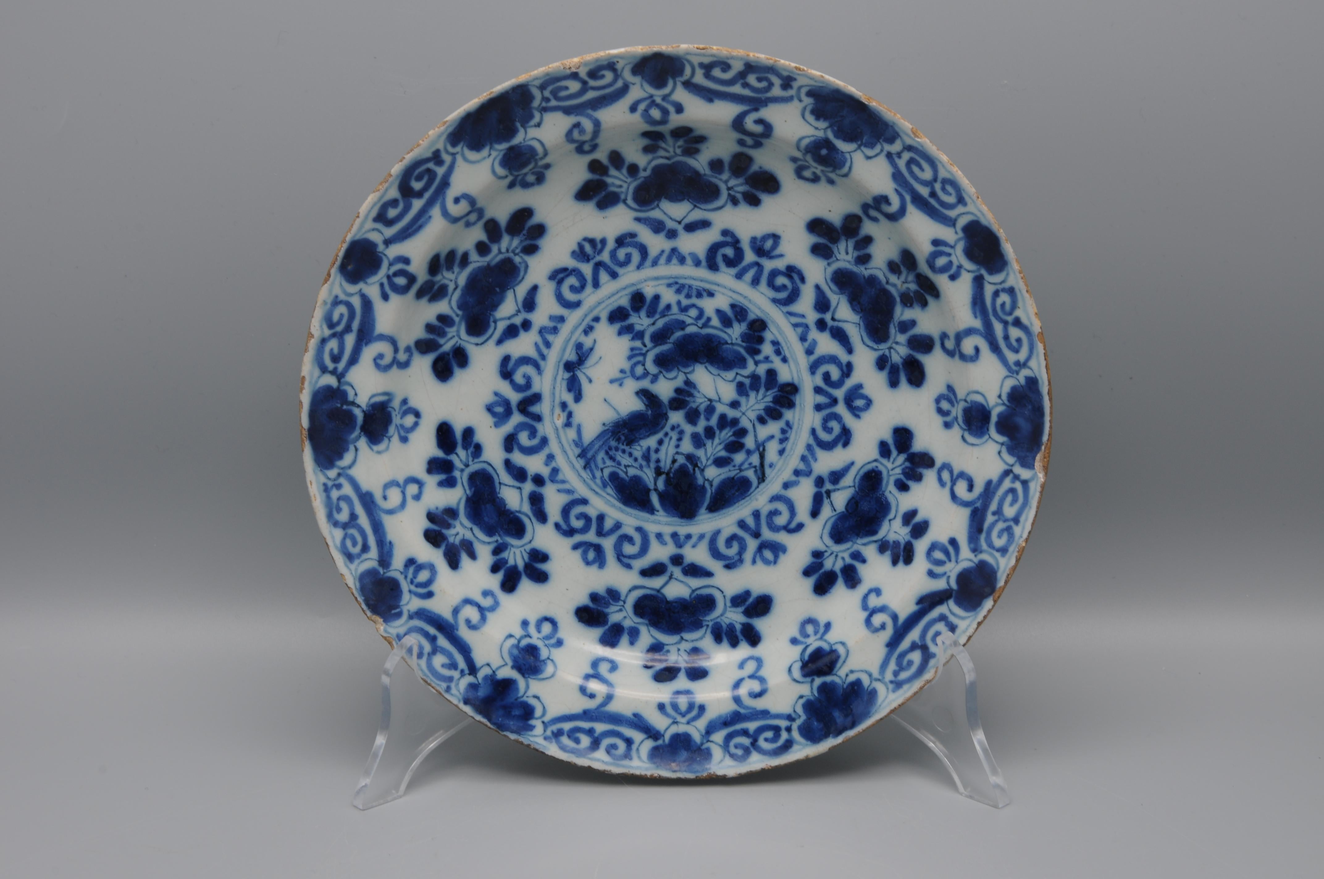 Chinoiseries Faïence de Delft  - Assiette de Delft bleu et blanc du 18e siècle à décor de Chinoiserie en vente