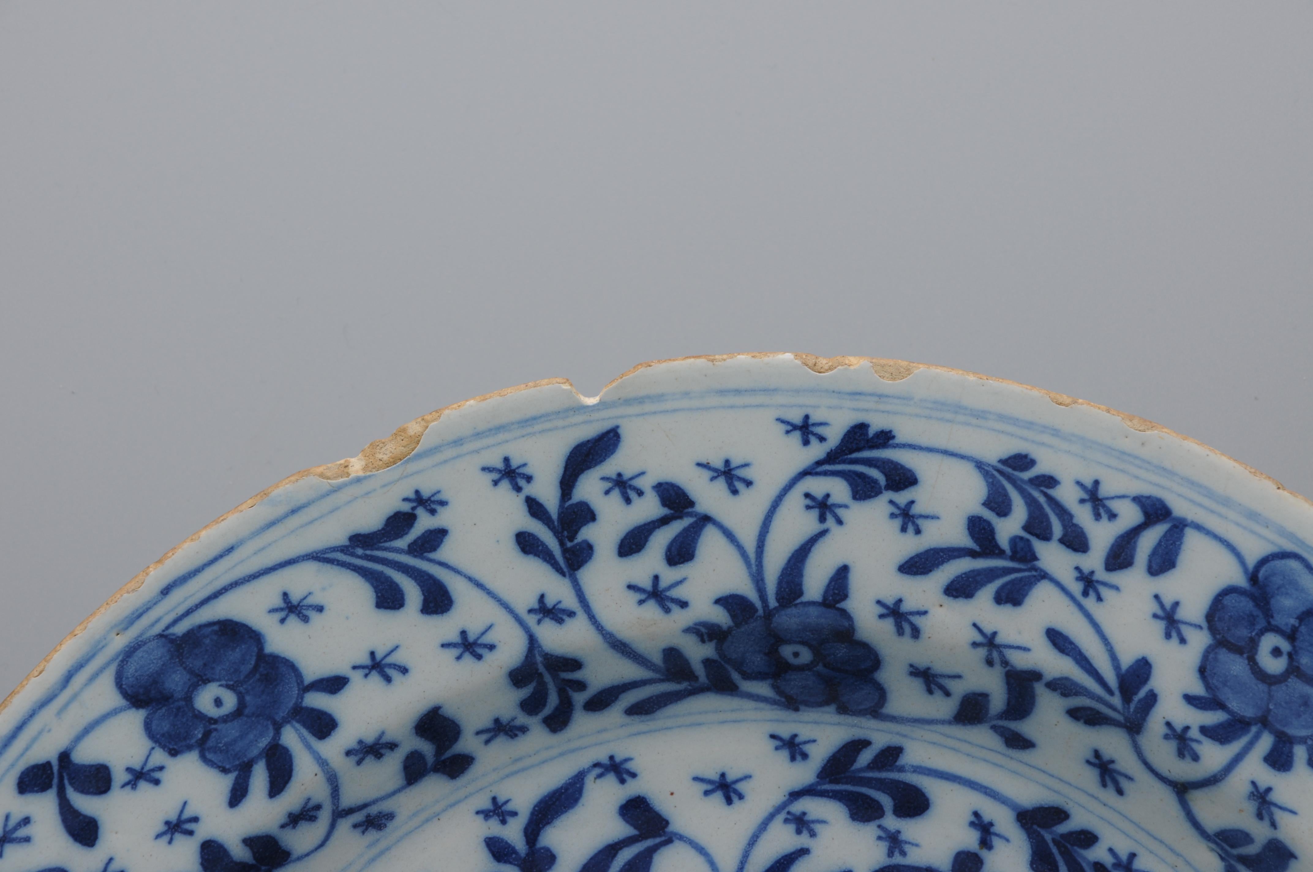 Delft  - Plato floral 