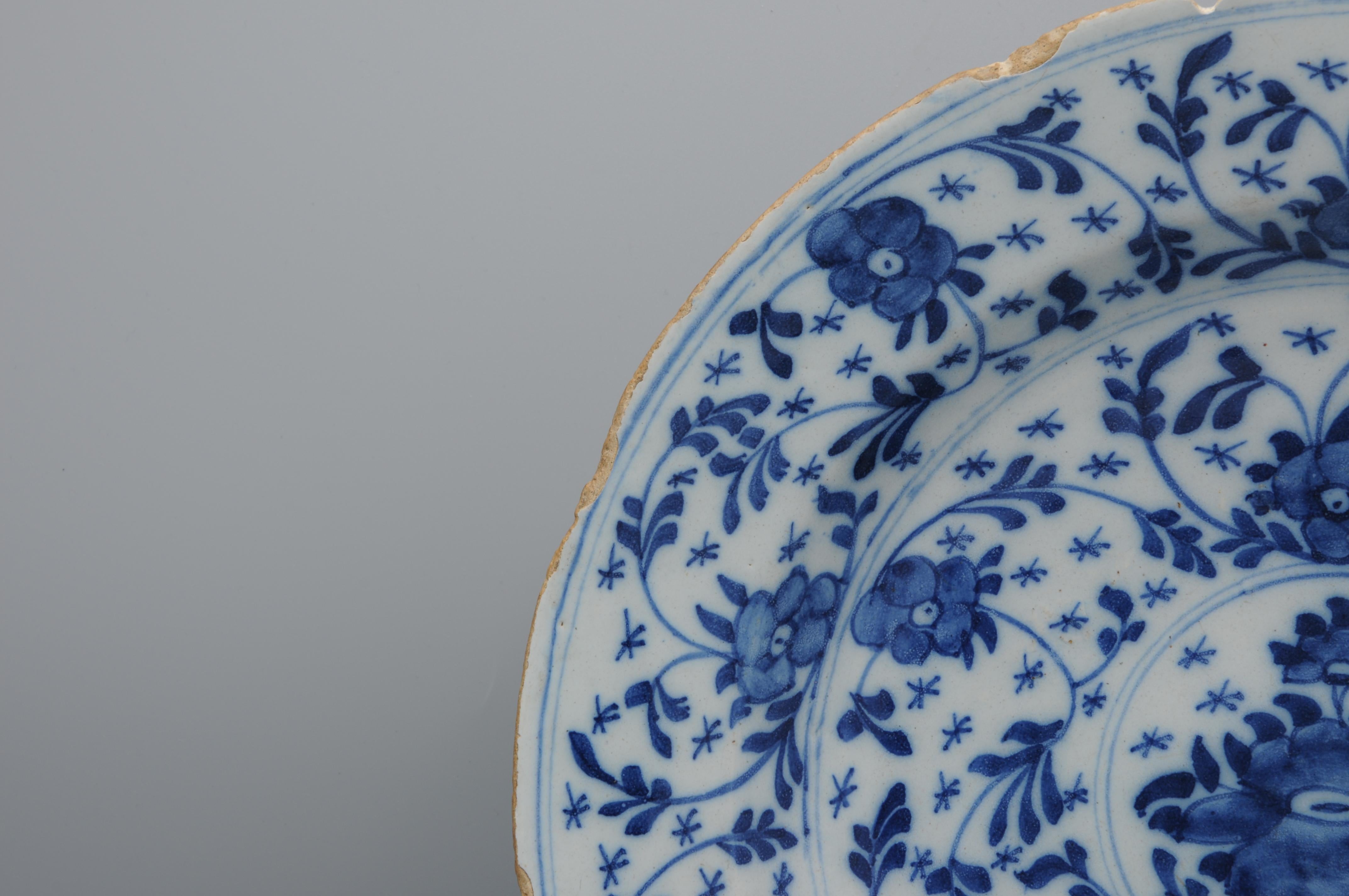 Delft  - Plato floral 