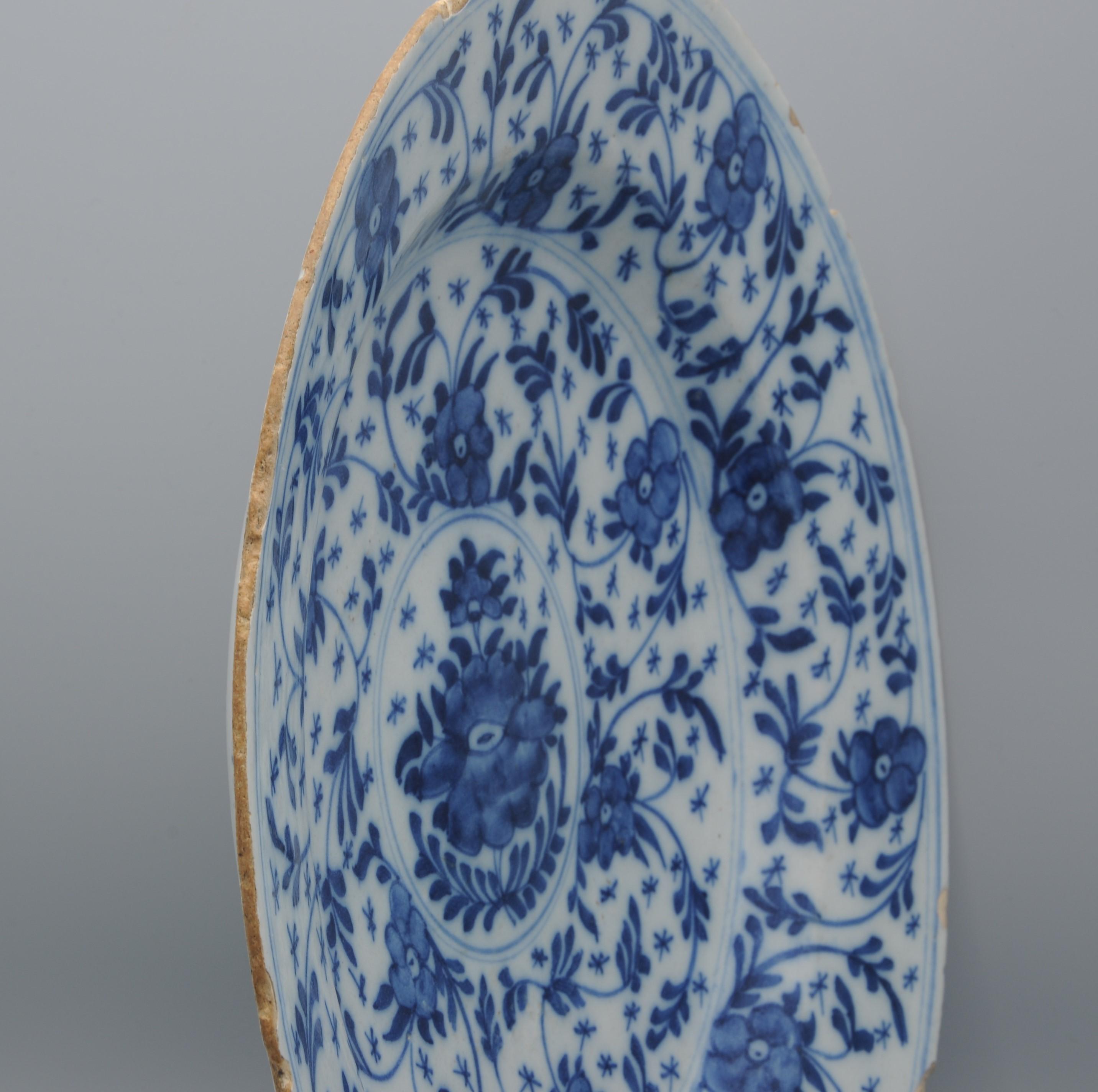 Delft  - Plato floral 