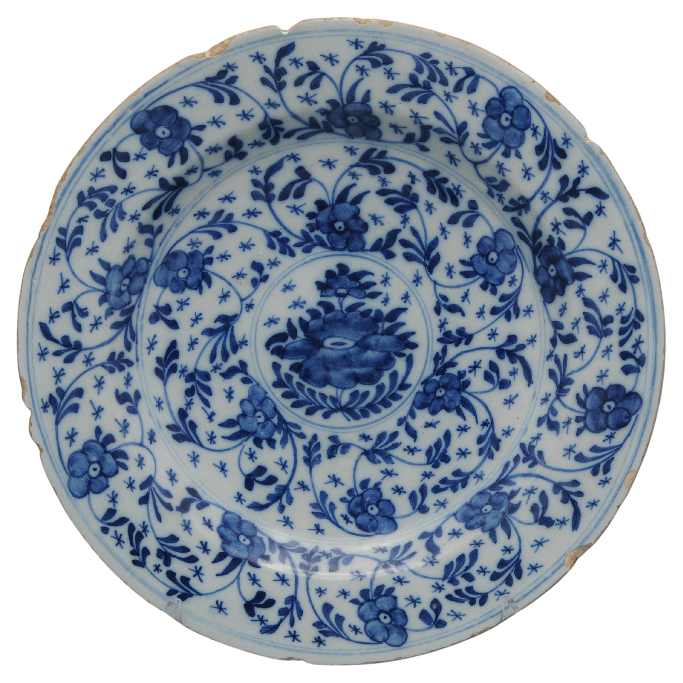 Delft  - Plato floral "Mille Fleurs" del siglo XVIII