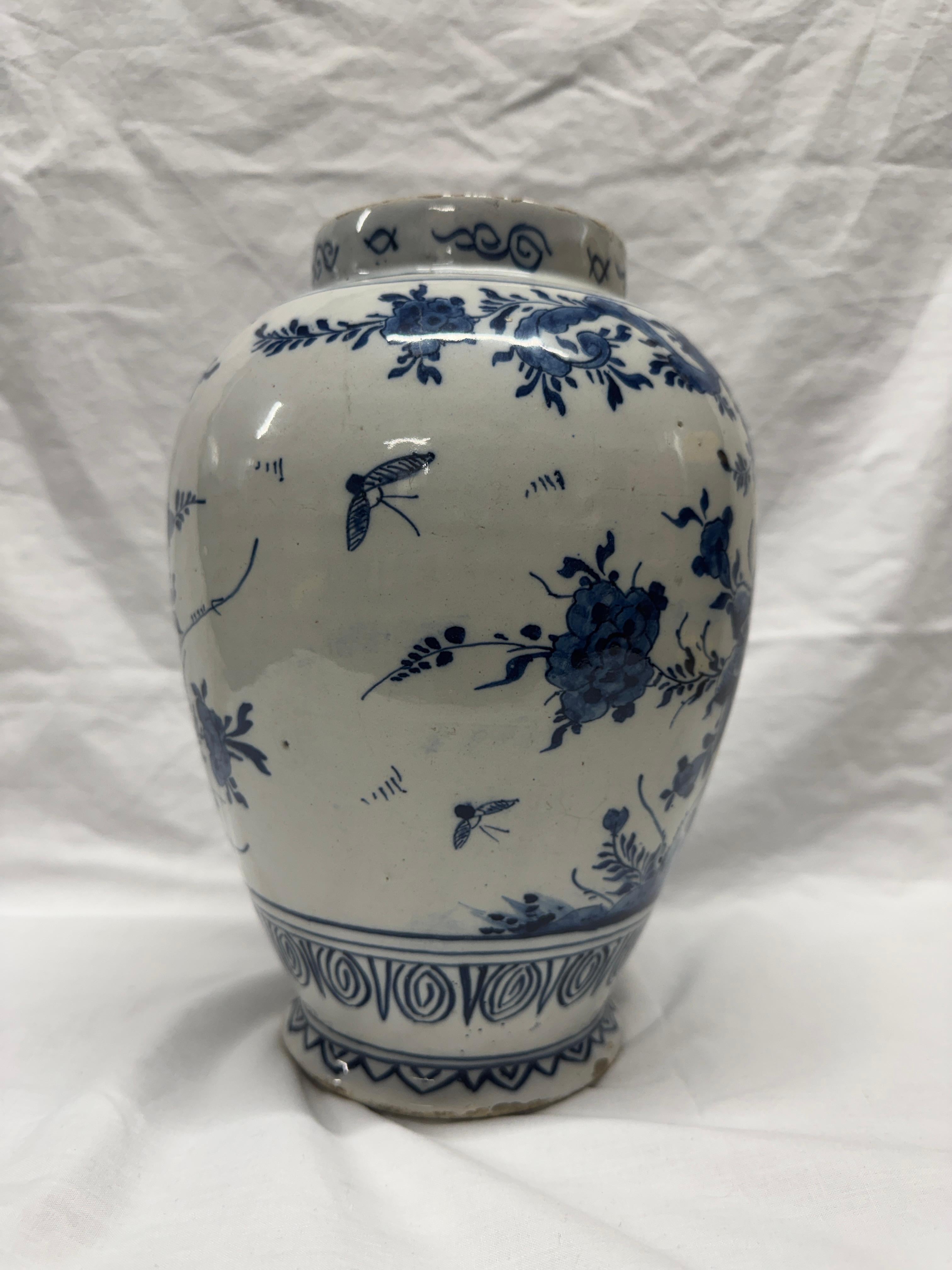 Blaue und weiße Delft-Balustervase (18. Jahrhundert) im Angebot