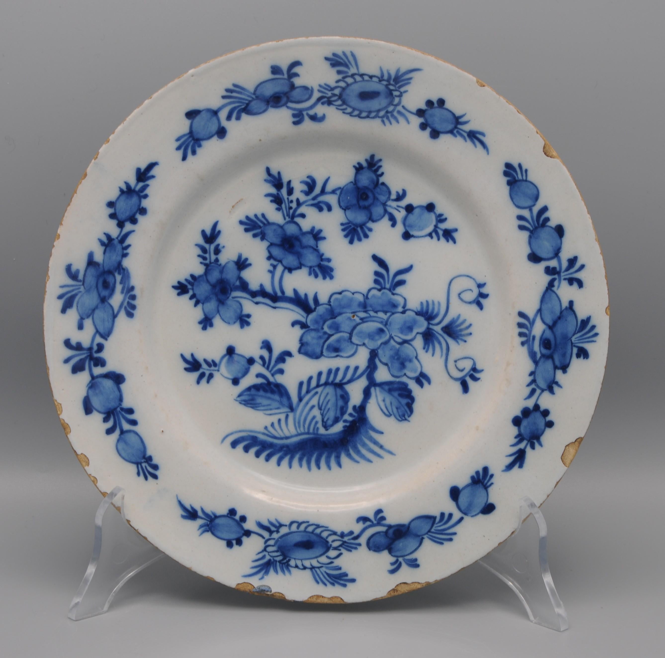 Delft - Plato chinoiserie azul y blanco - Siglo XVIII Chinoiserie en venta