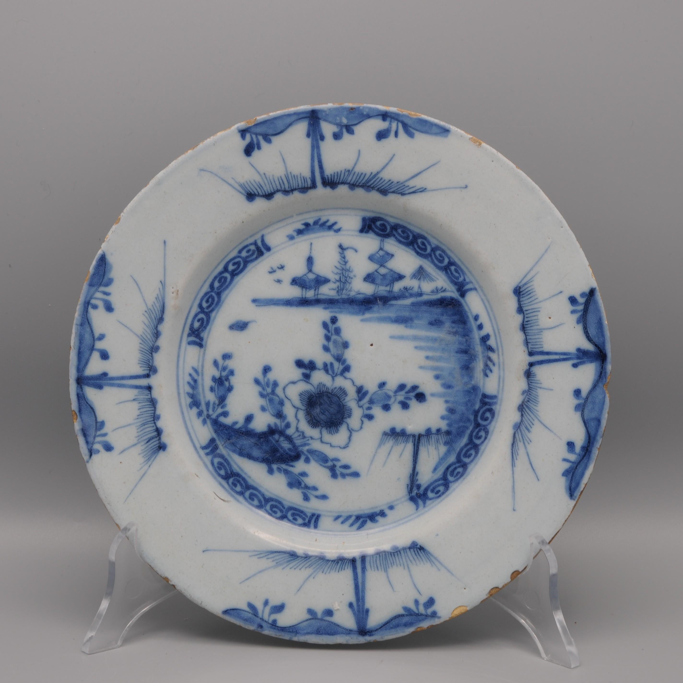 Chinoiserie Delft - Blue and white chinoiserie plate - 18th century For Sale