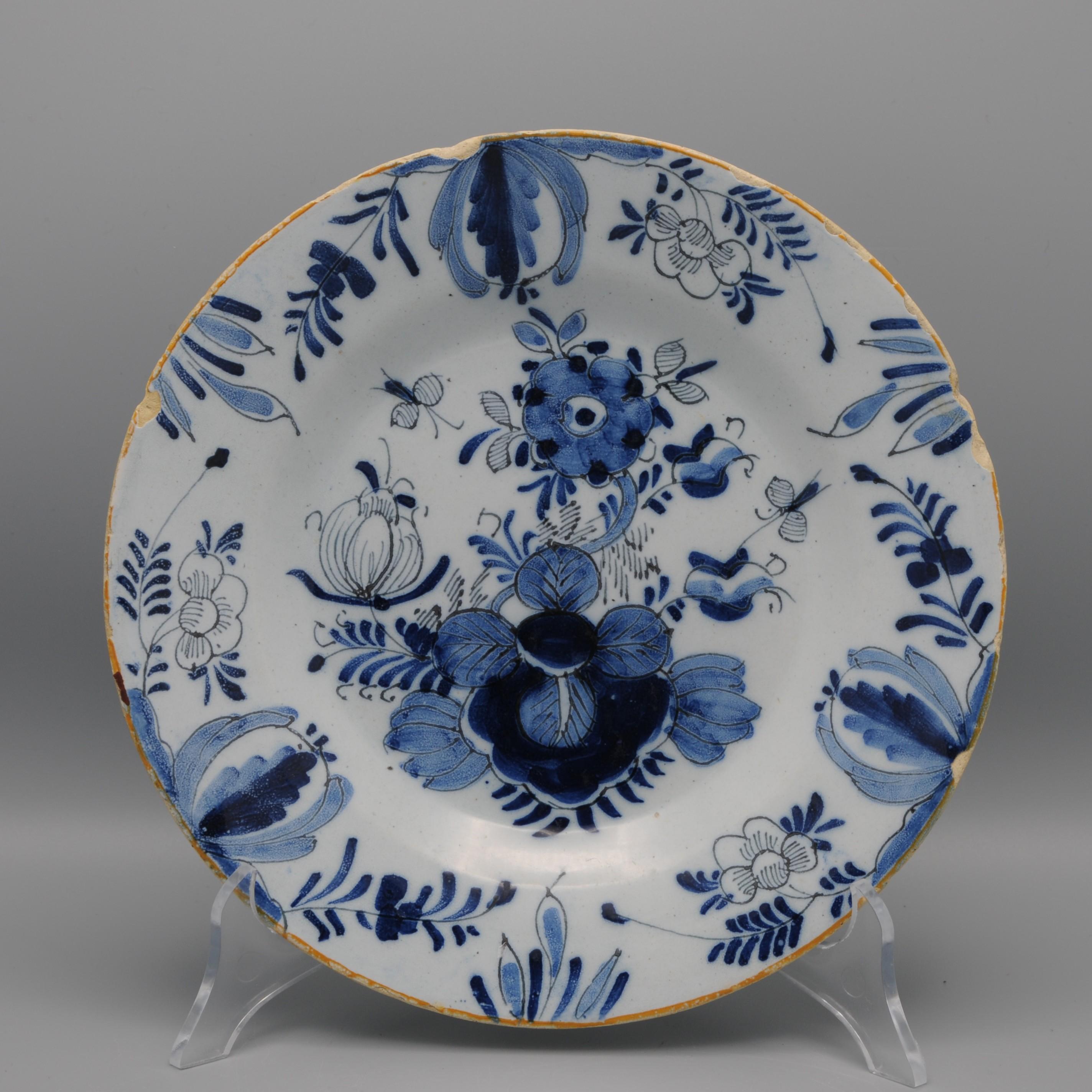 Chinoiseries Assiette chinoiseries bleue et blanche de Delft - 18ème siècle en vente