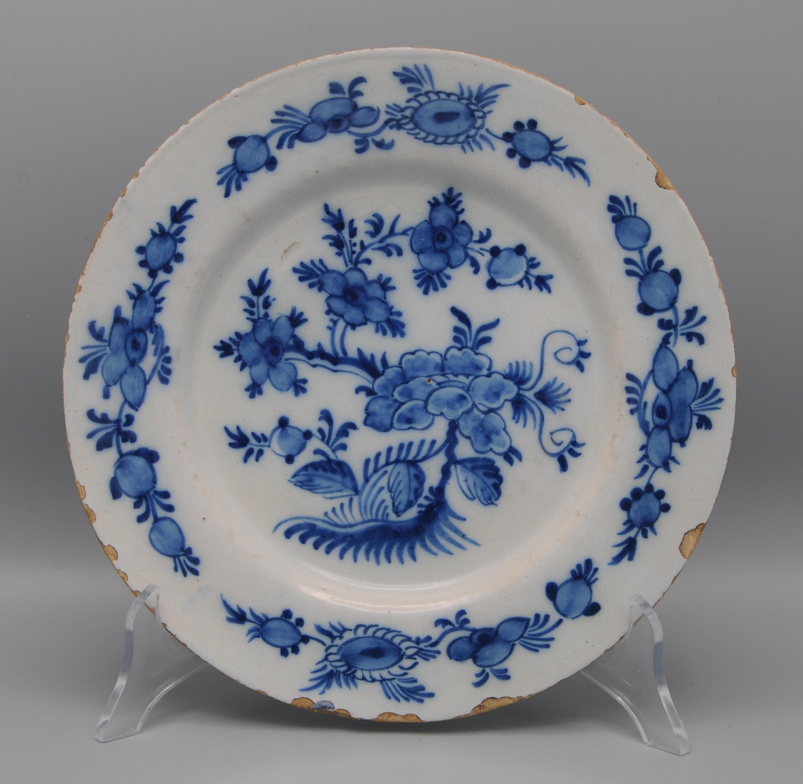Delft - Plato chinoiserie azul y blanco - Siglo XVIII Holandés en venta