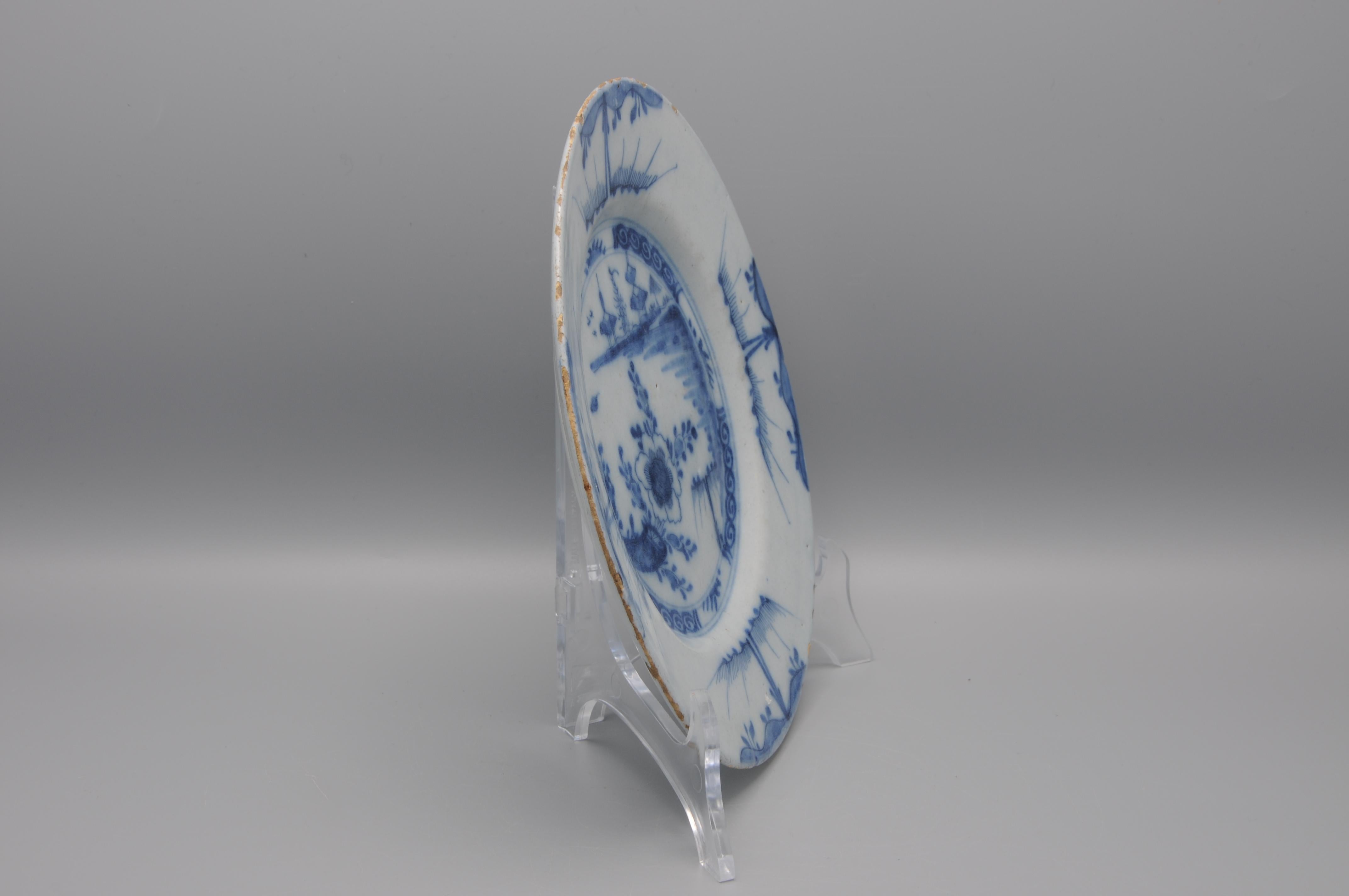 Earthenware Delft - Blue and white chinoiserie plate - 18th century For Sale