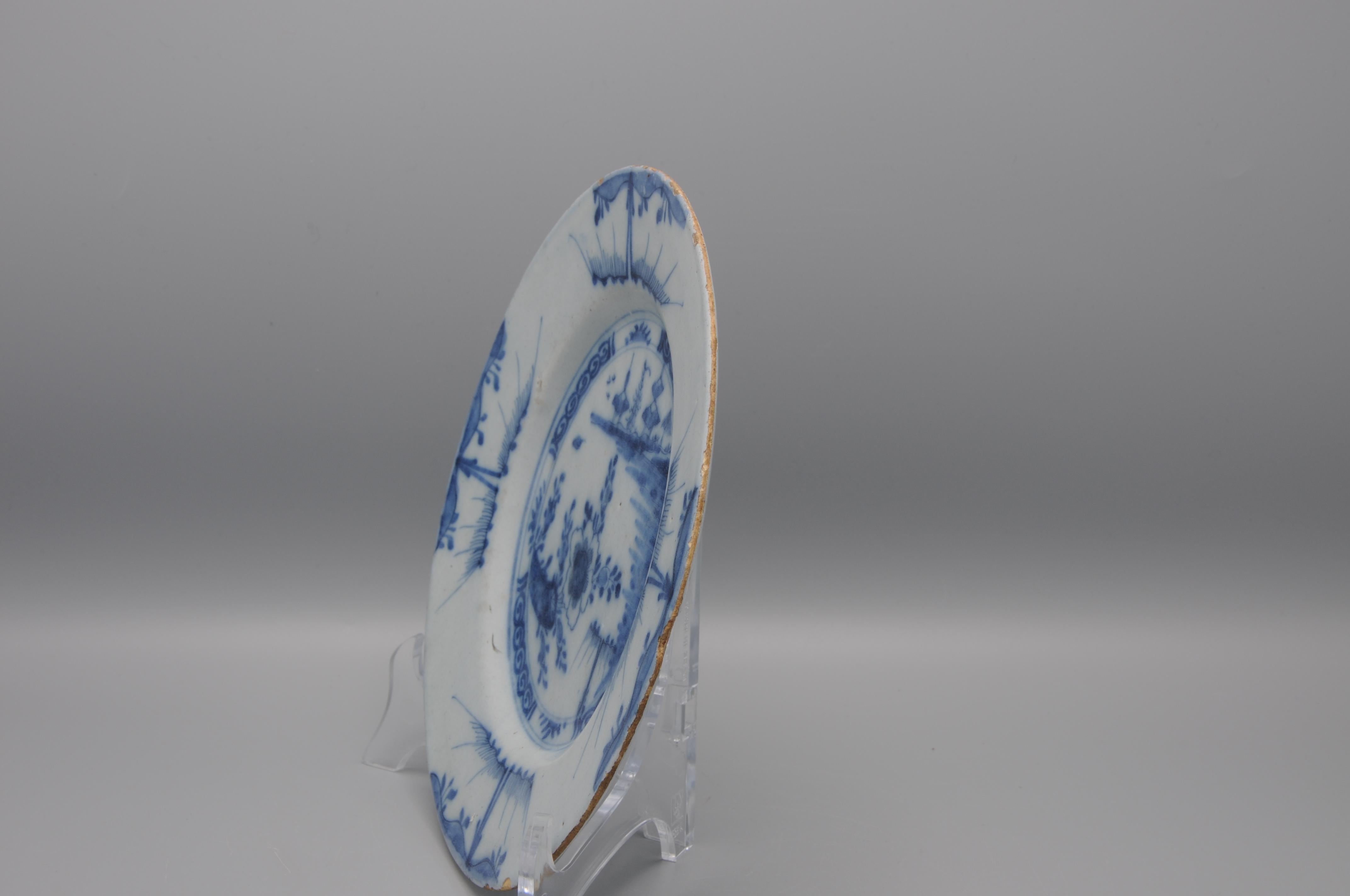 Delft - Blue and white chinoiserie plate - 18th century For Sale 1