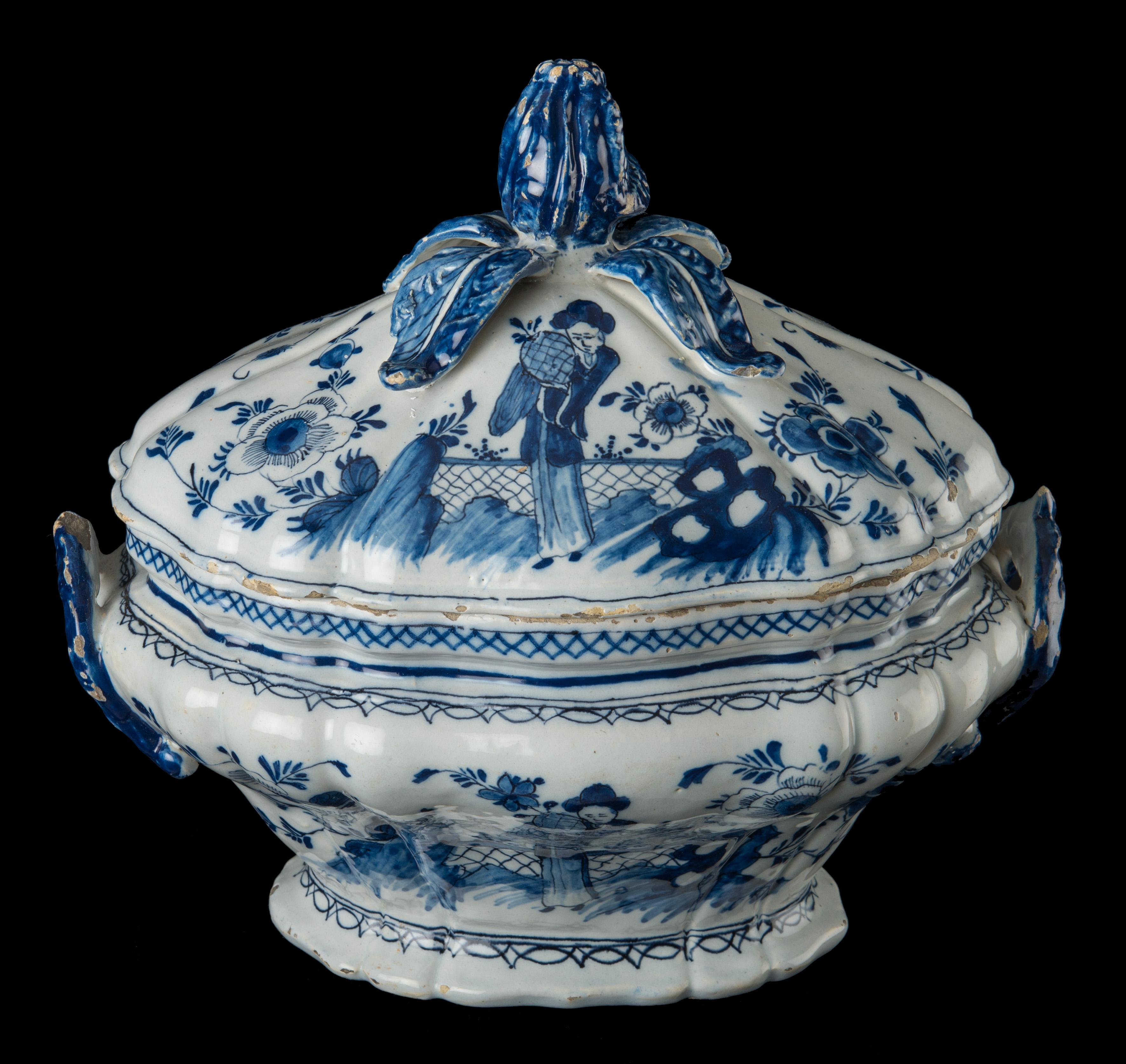 Delft, Blue and white chinoiserie tureen Delft, circa 1750 Mark: DM For Sale 4
