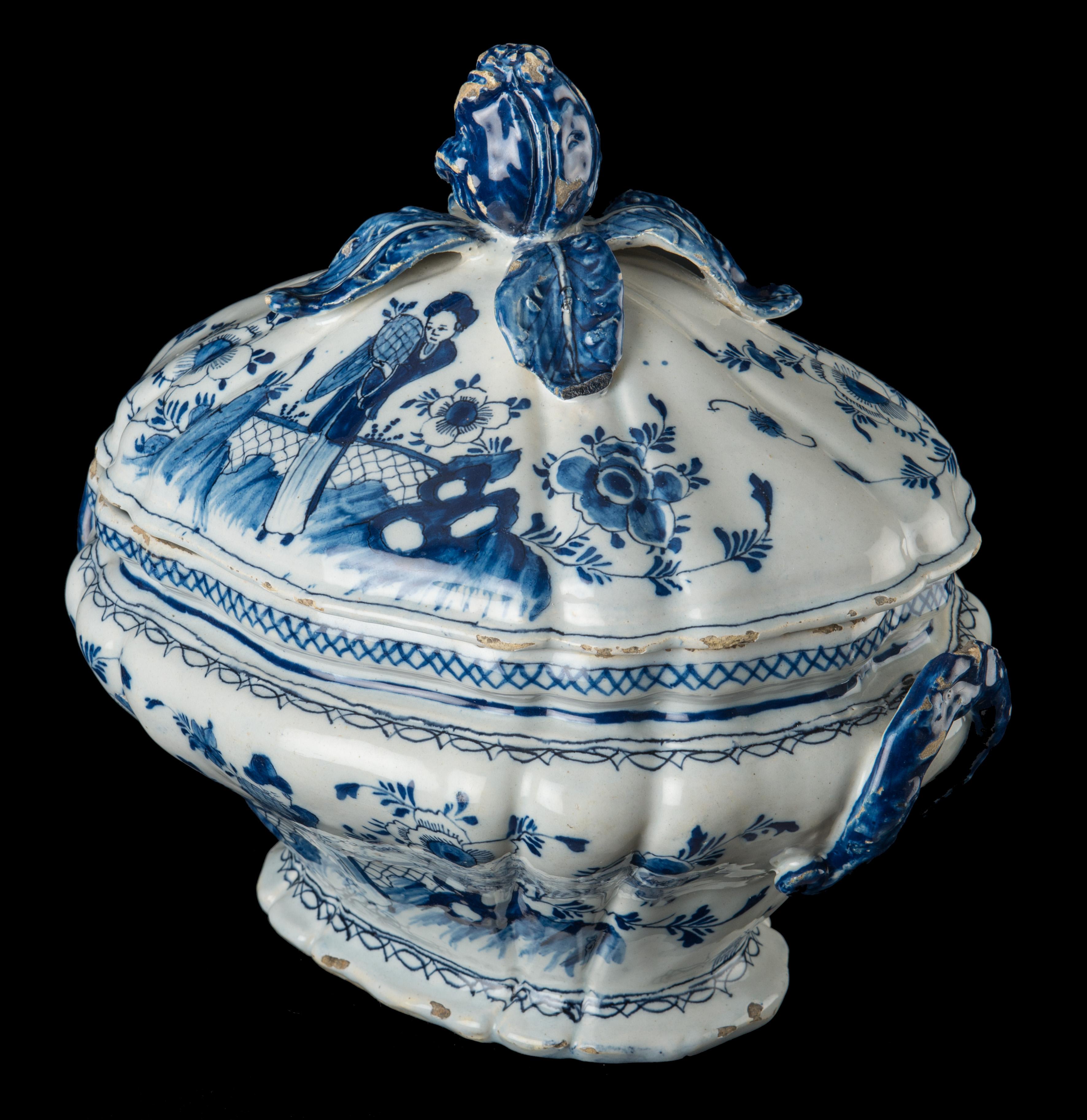 Delft, Blue and white chinoiserie tureen Delft, circa 1750 Mark: DM For Sale 6