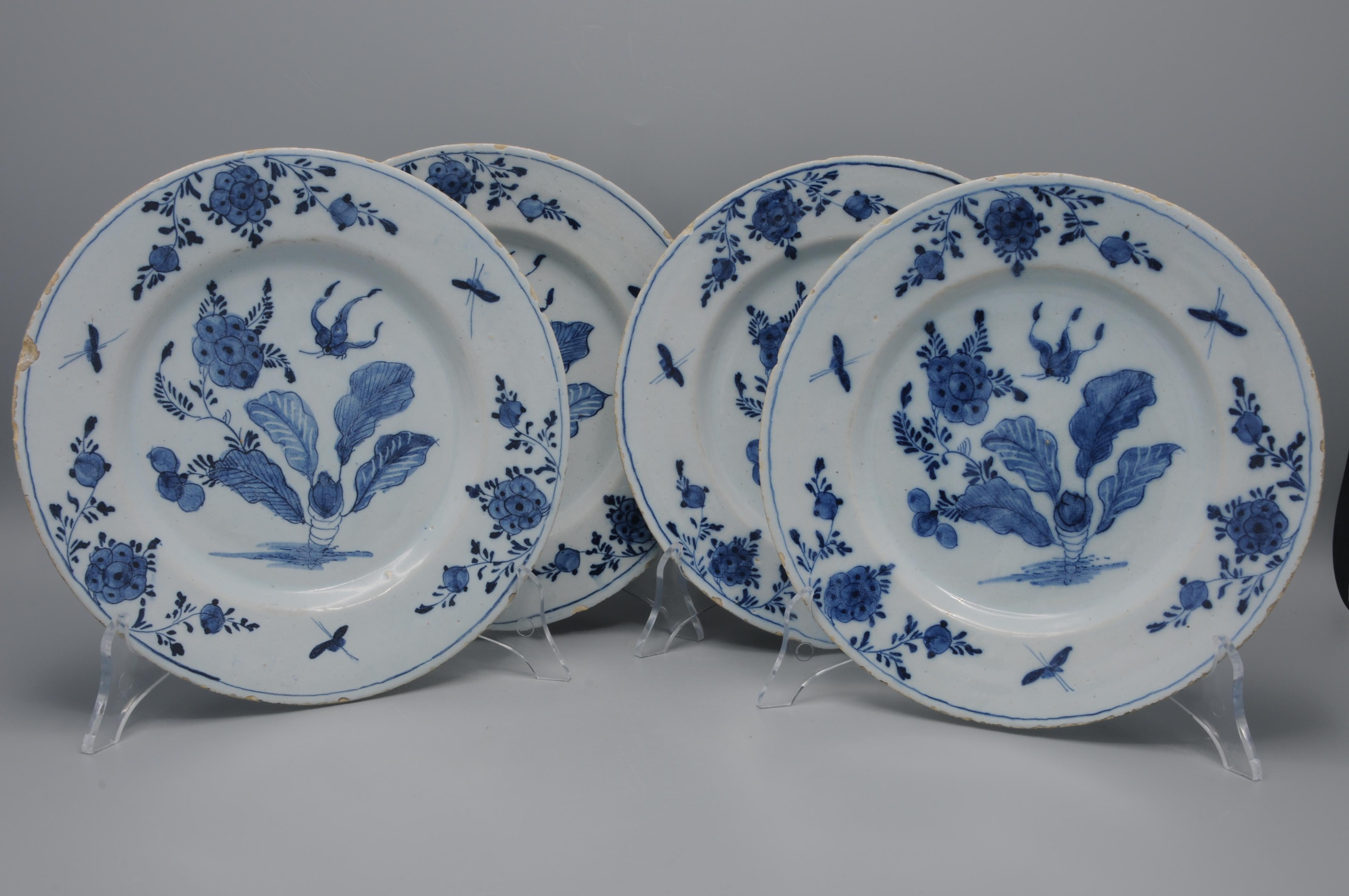 Chinoiseries Delft - Ensemble de 4 assiettes chinoises en faïence bleue et blanche, 18e siècle en vente