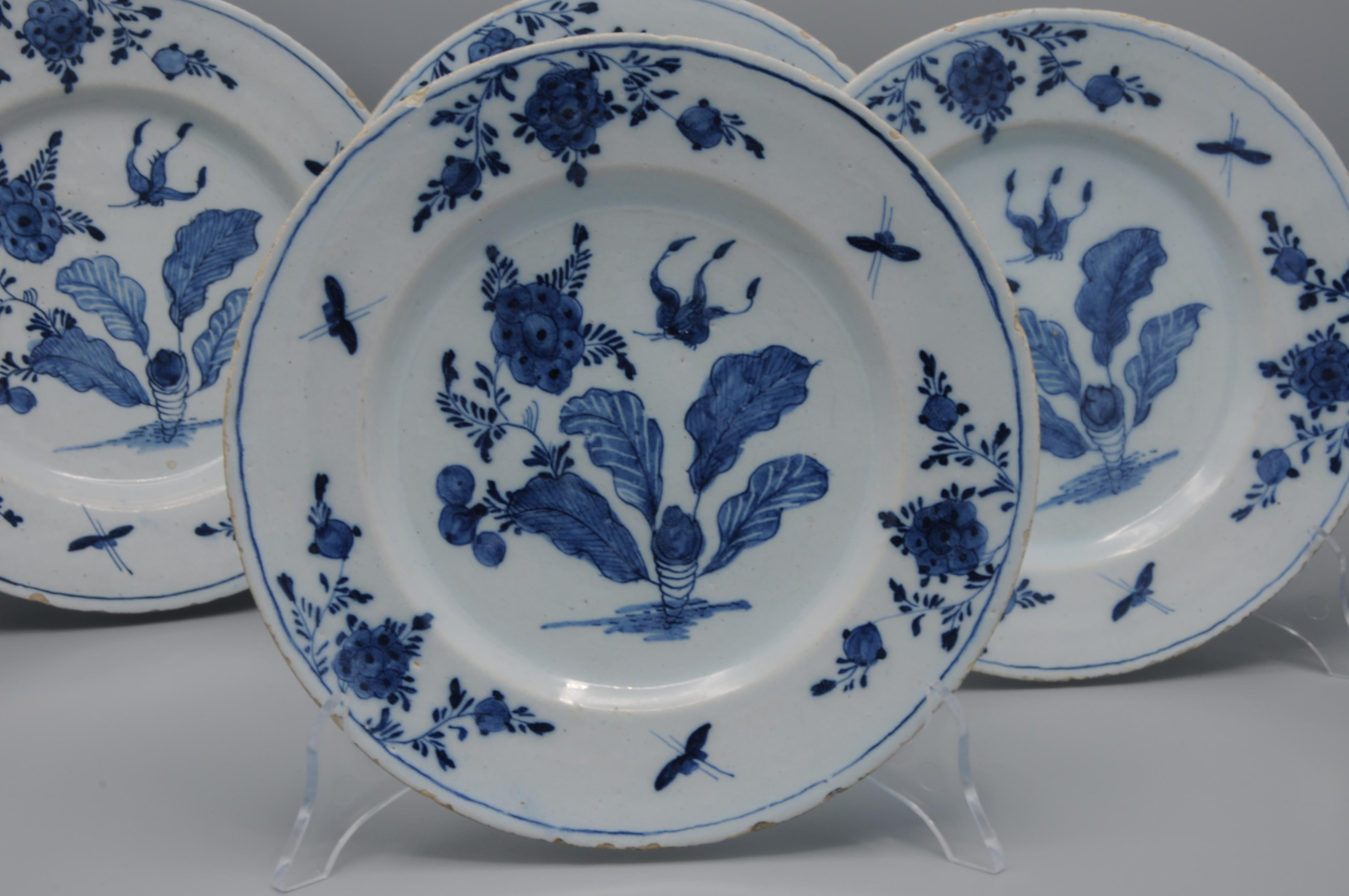 Delft - Ensemble de 4 assiettes chinoises en faïence bleue et blanche, 18e siècle en vente 1