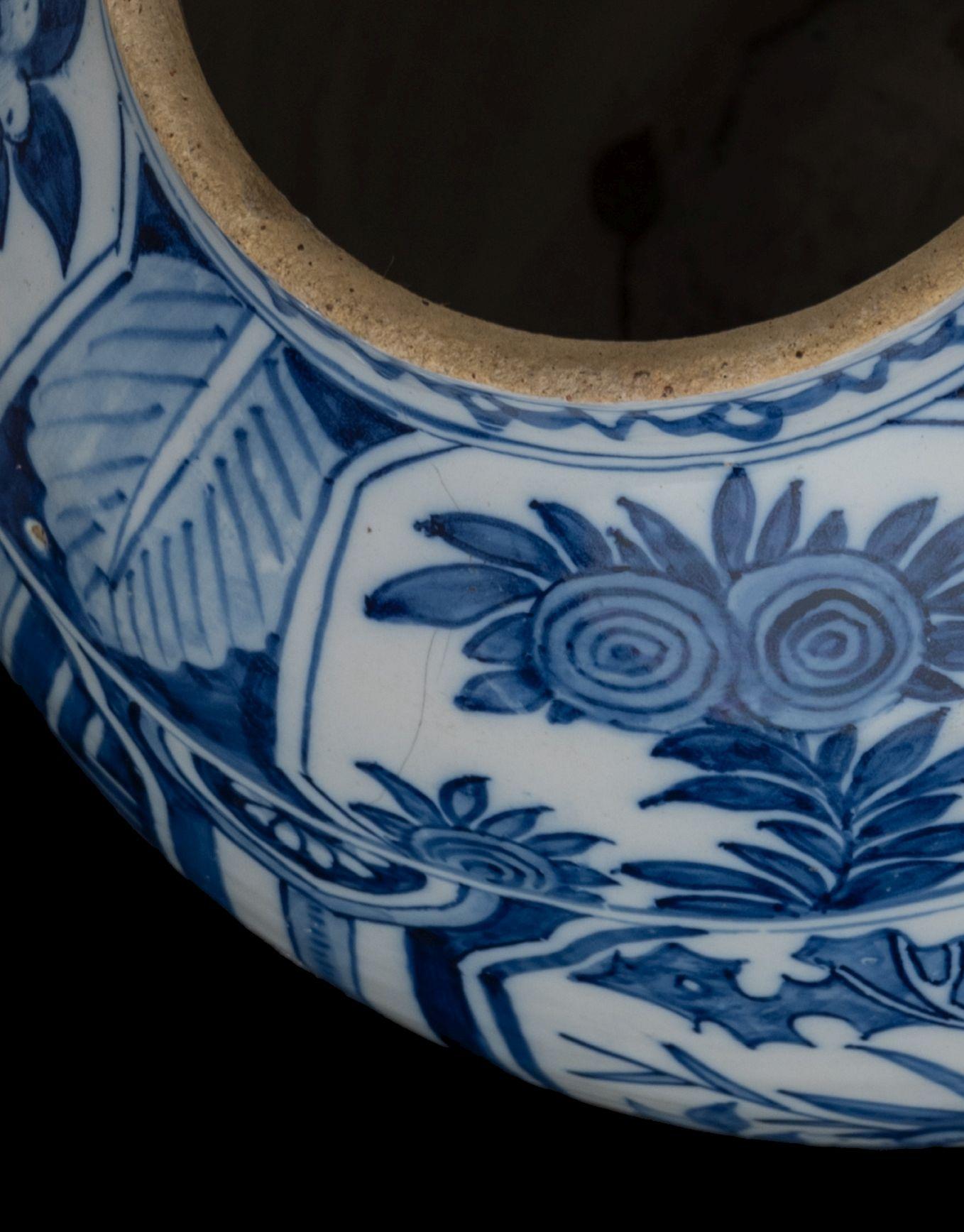 18th Century and Earlier Delft, Blue and White floral Chinoiserie Jar, 1650-1680 For Sale