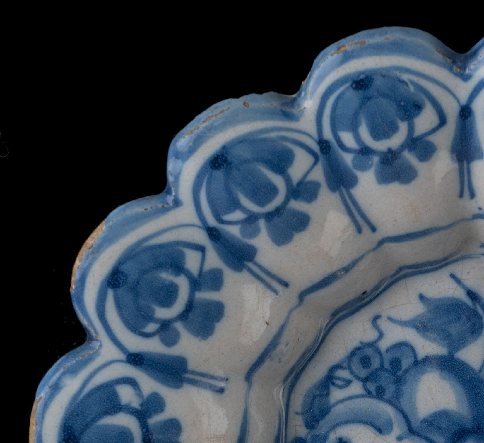 Delft Blue and White Lobed Dish with Fruit Still Life Northern Netherlands, 1665 In Good Condition For Sale In ROSSUM, GE