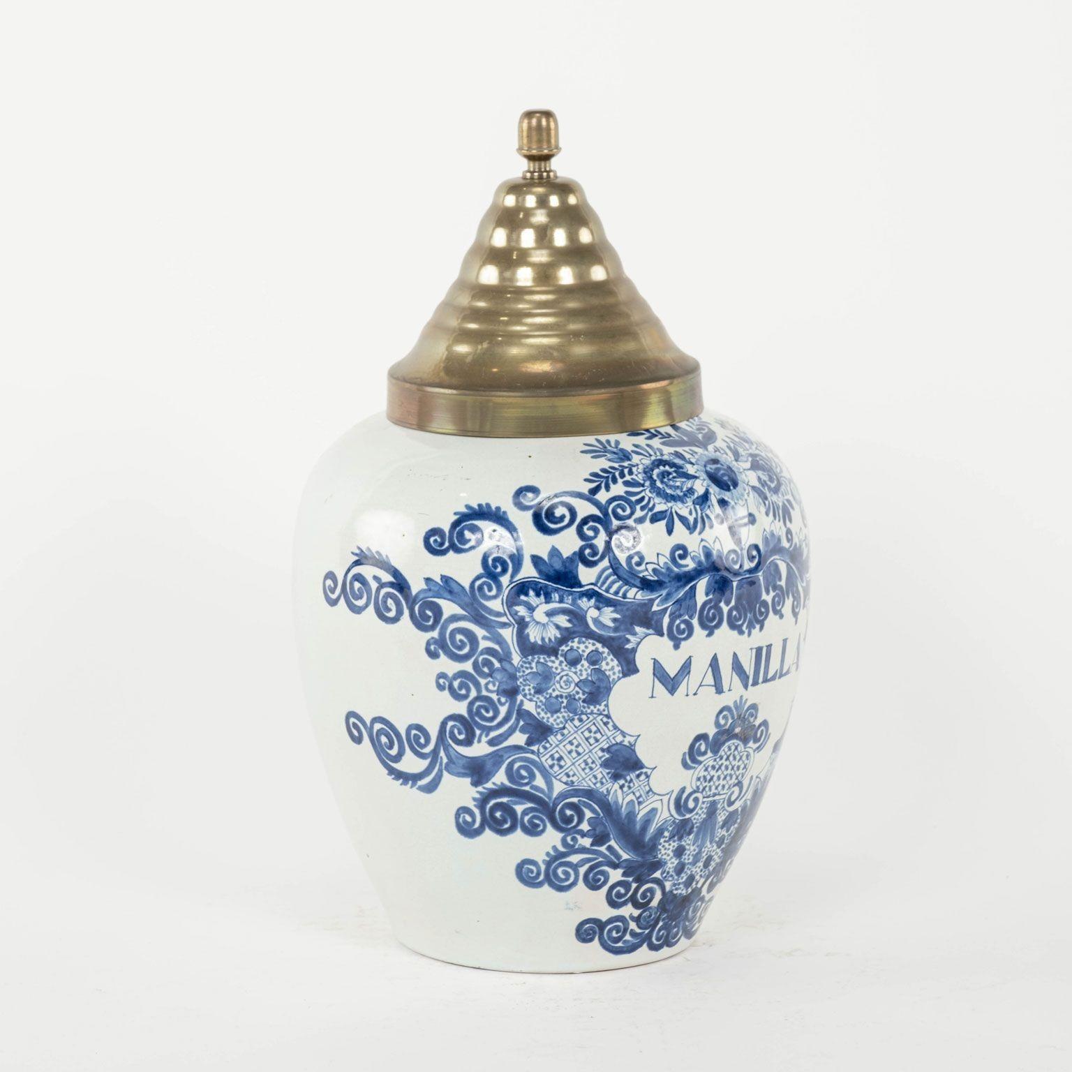 Néerlandais Pot à tabac Manilla de Delft bleu et blanc en vente