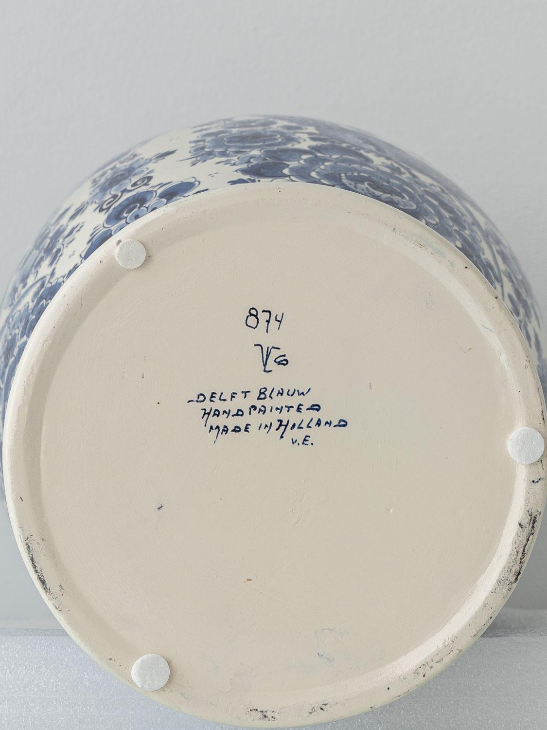 Jarrón balaustre monumental azul y blanco de Delft, pintado a mano, años 50 Holandés en venta 2