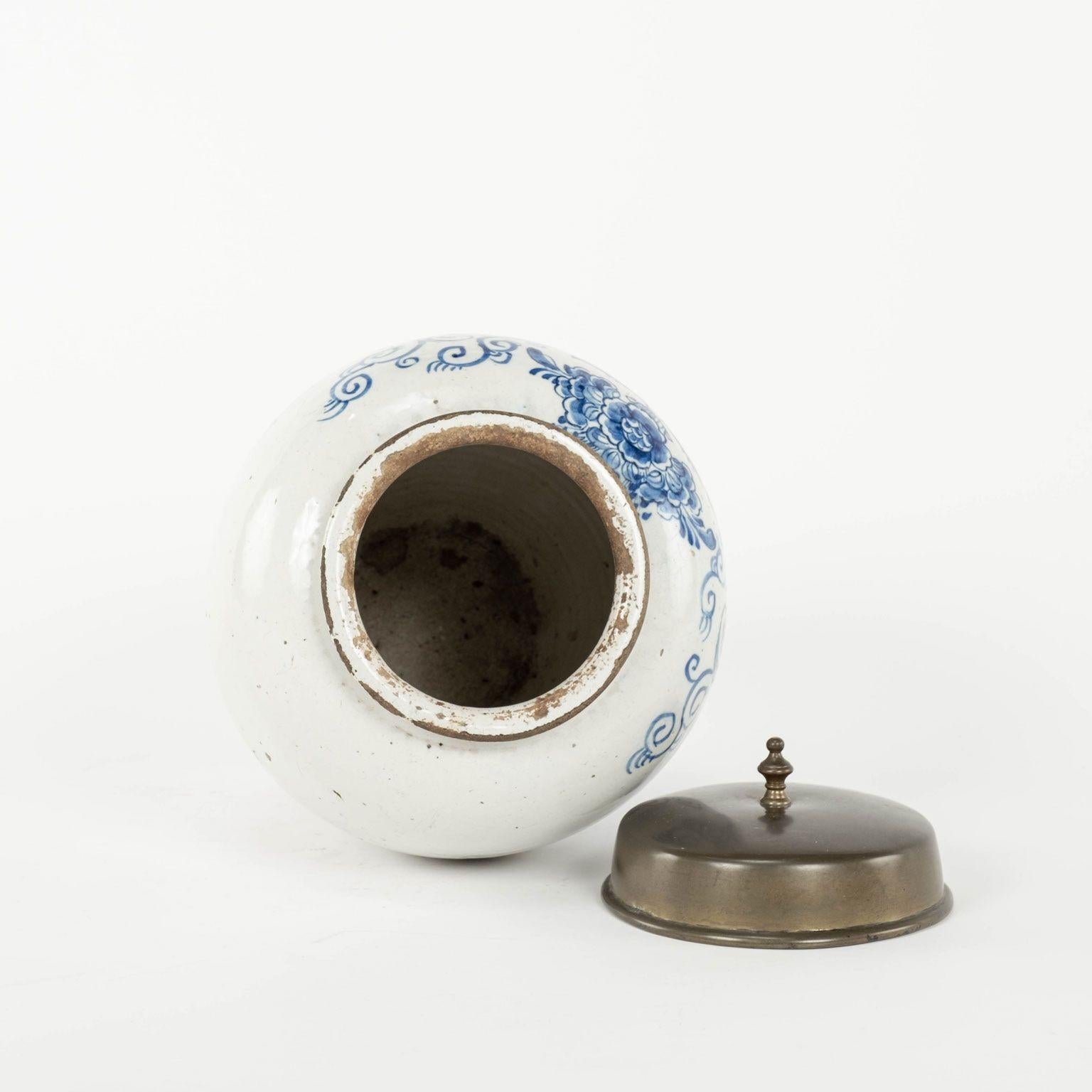 Cuit Pot à tabac bleu et blanc « N° 8 » de Delft en vente