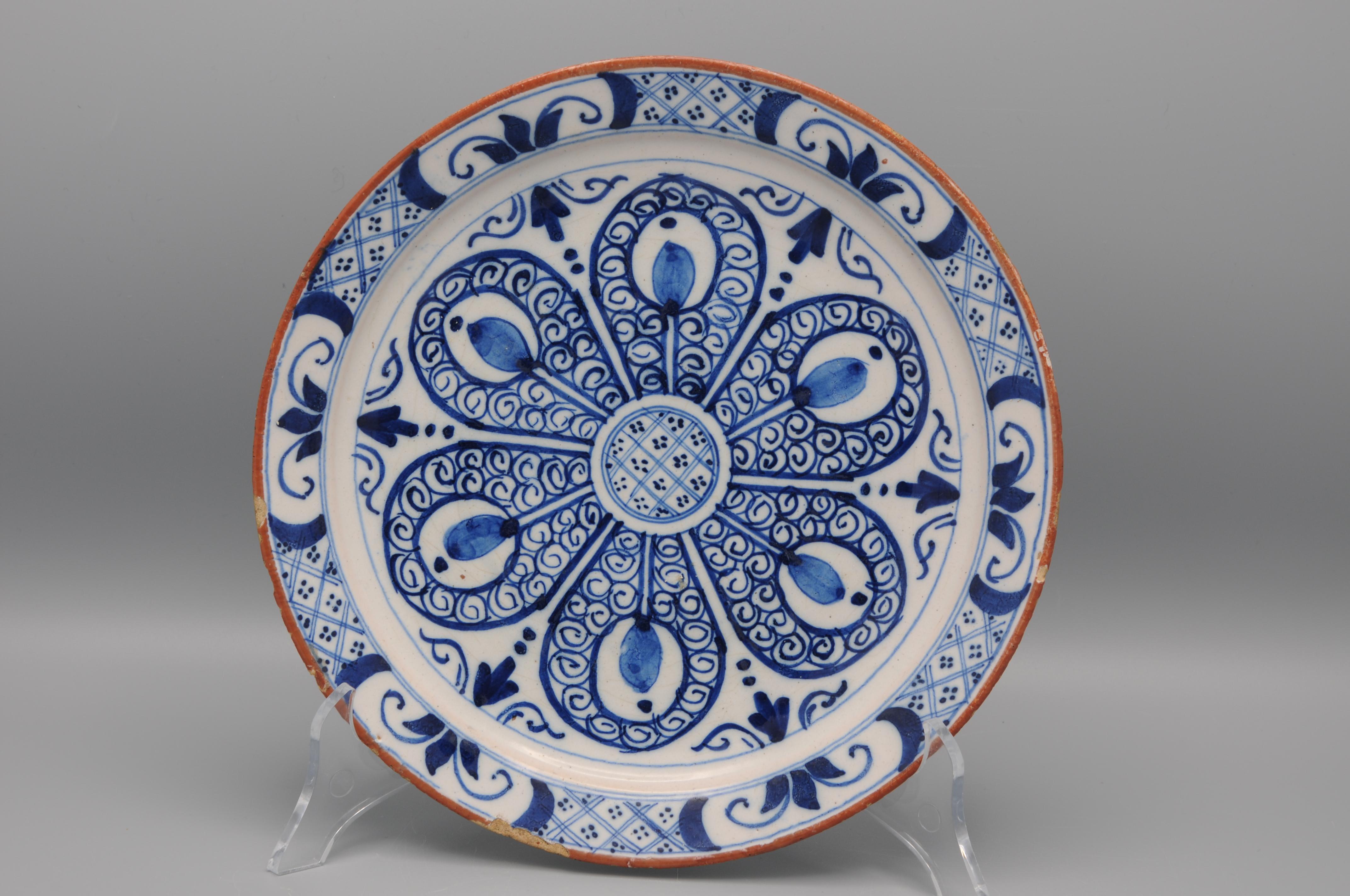 Poterie Delft - Assiette bleue et blanche à décor géométrique rare - 18ème siècle en vente