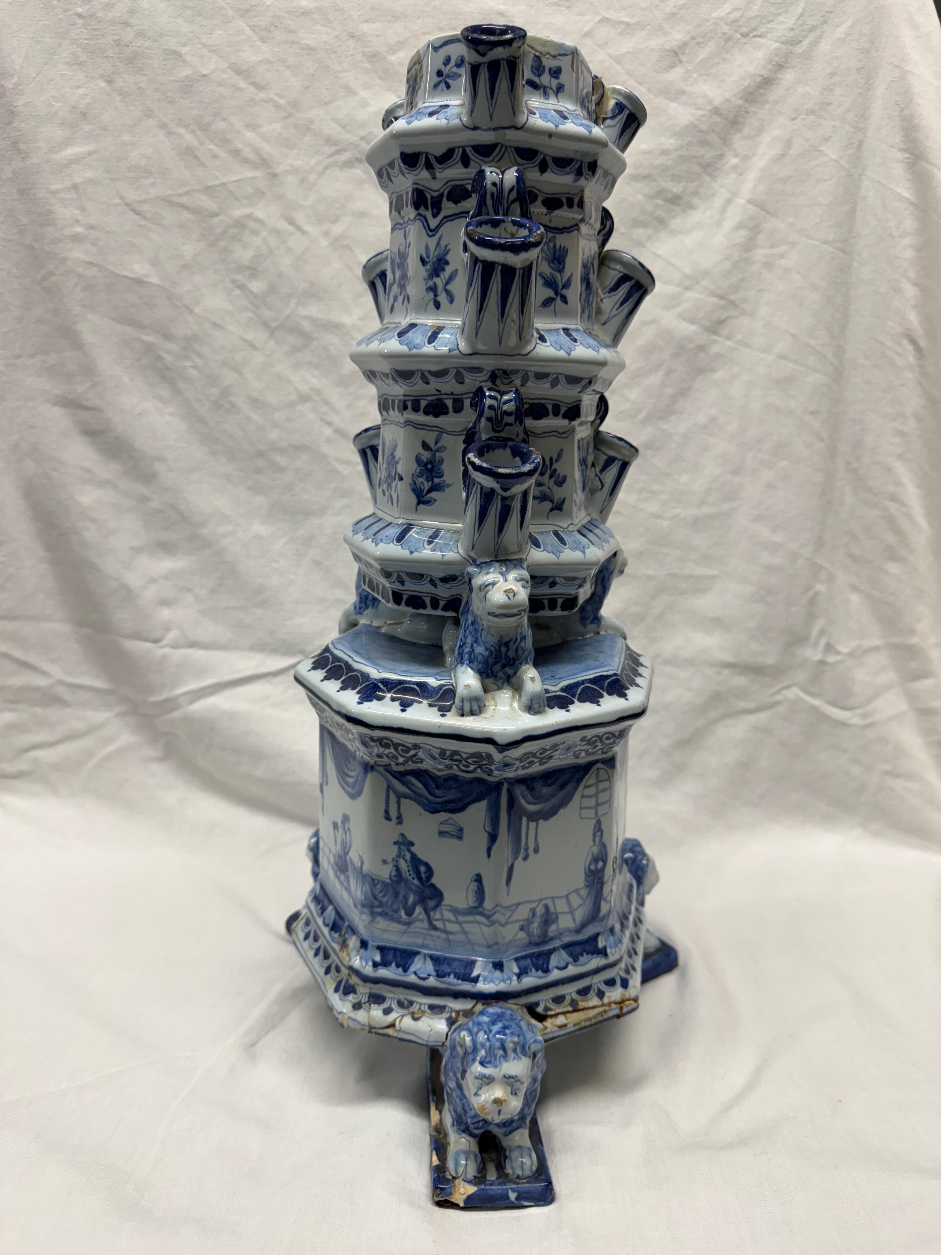 Néerlandais Vase à fleurs / Tulipiere bleu et blanc de Delft en vente