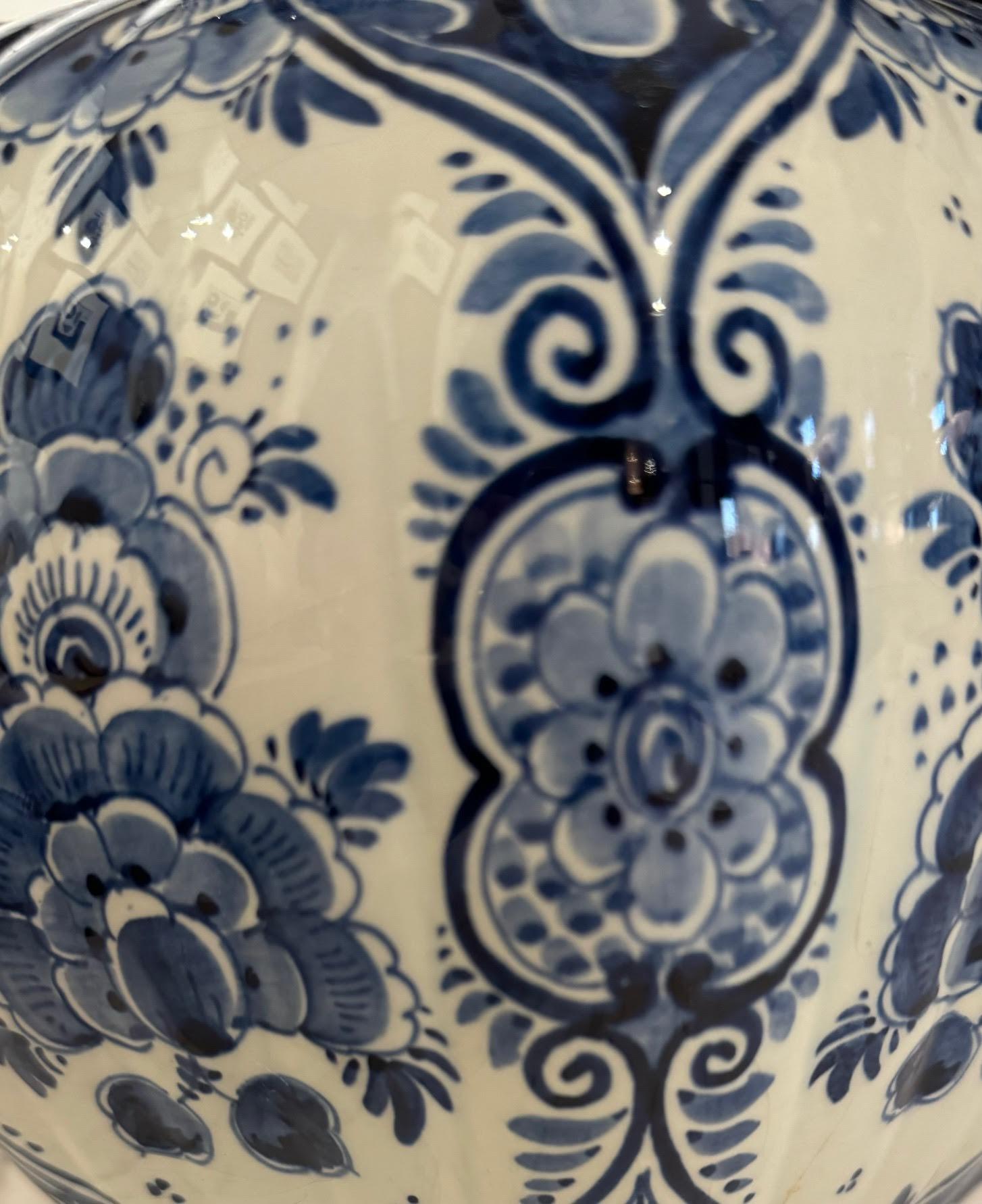 Mid-20th Century Delft Blue And White Traditional Pattern Gourd Shape Lamp, Netherlands, 1940s