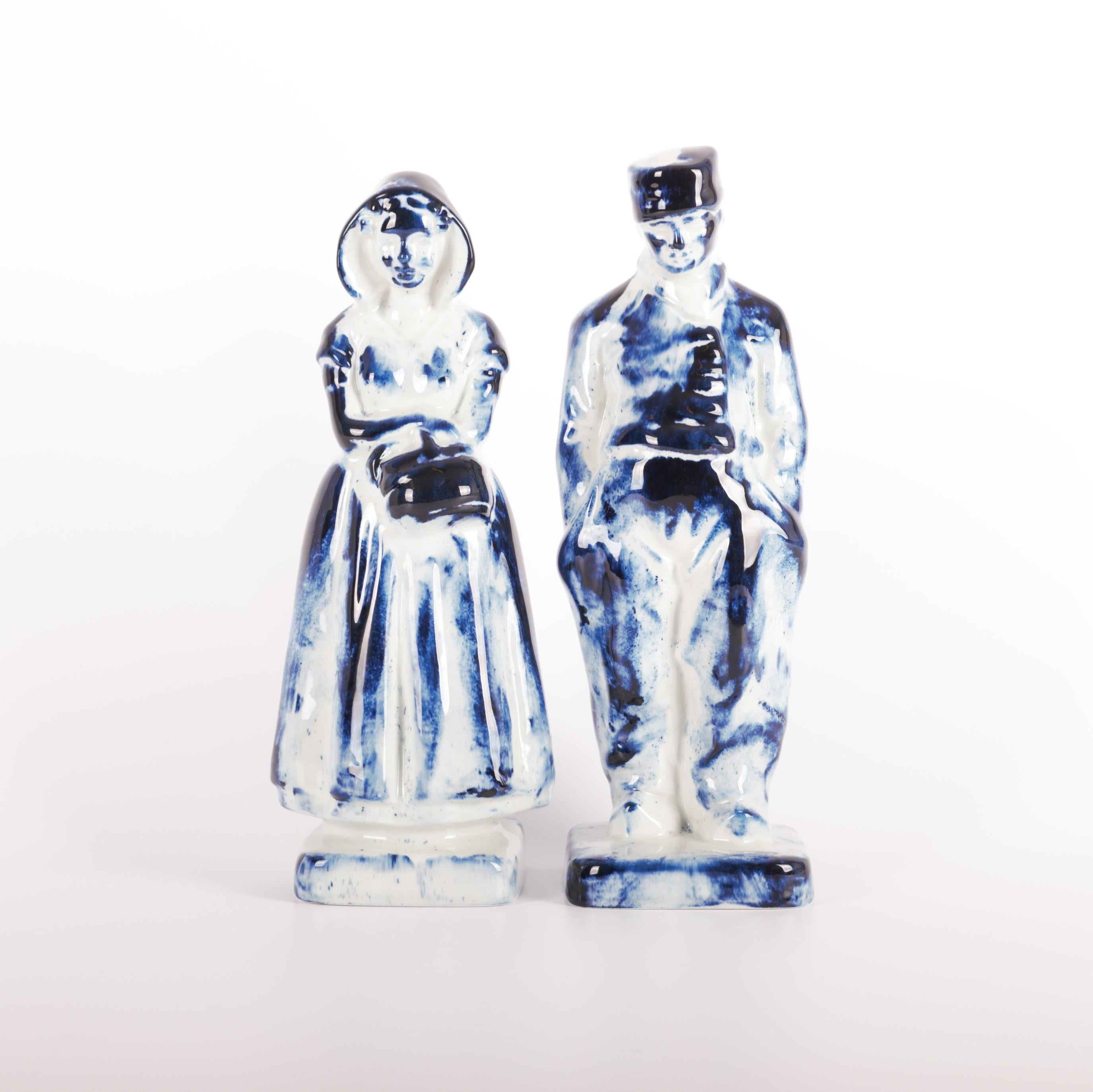 The set of One Minute Delft Blue Farmer & Farmer Wife available as an exclusive Personal Edition, Marcel Wanders' label carrying works of a more personal and experimental nature. The pieces of the Delft Blue series are unlimited unique by Marcel's