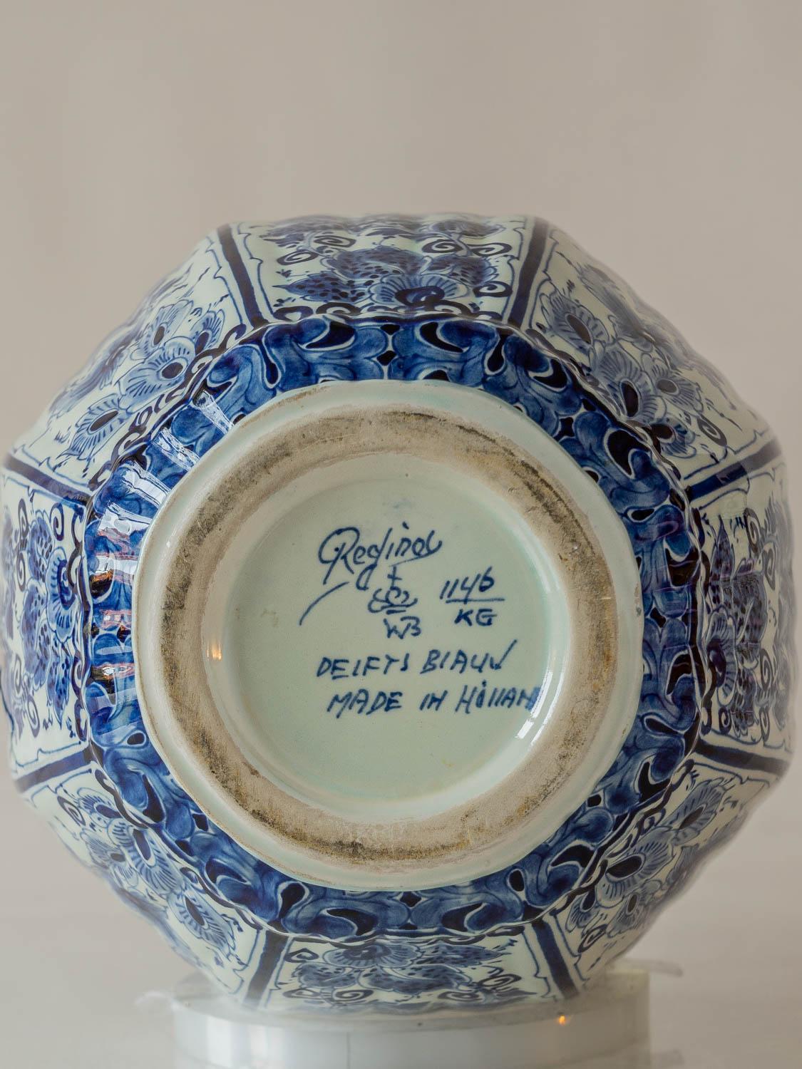 Lámpara de mesa azul de Delft, jarrón Regina Gouda (años sesenta-setenta) con pantalla de ikat nuevo en venta 7