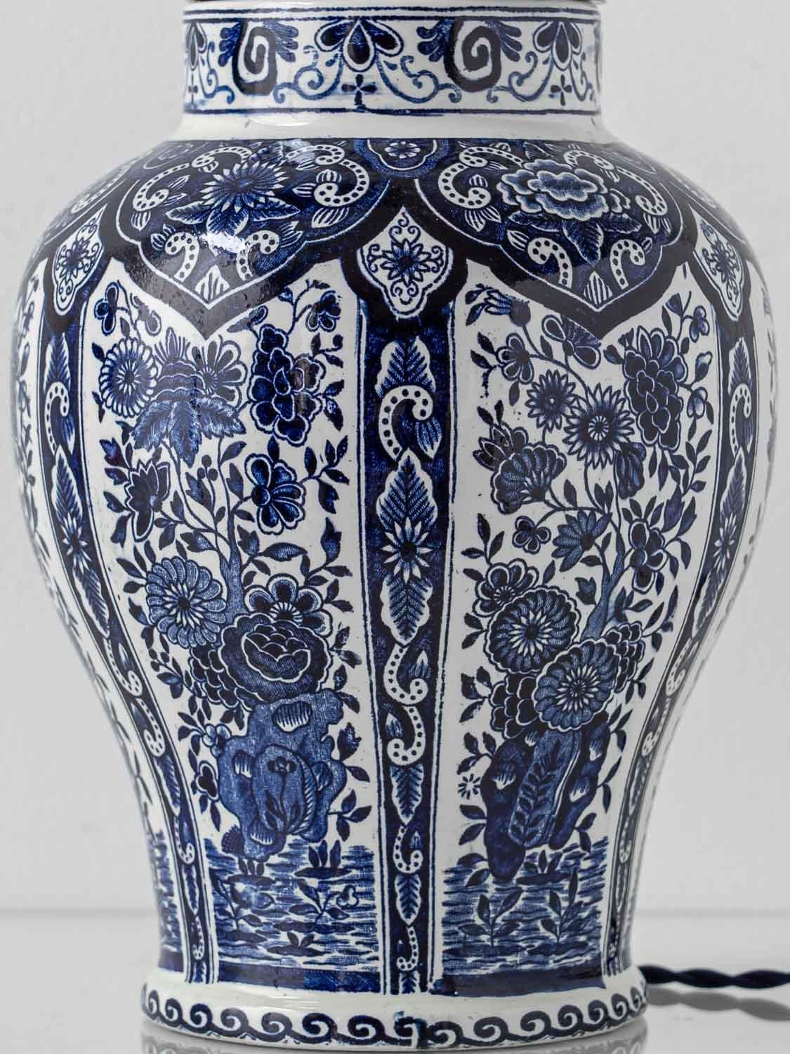 Lampes de table bleu Delft, Boch Frères pour Royal Sphinx, 1969-1979, abat-jour bleu marine Bon état - En vente à AMSTERDAM, NL