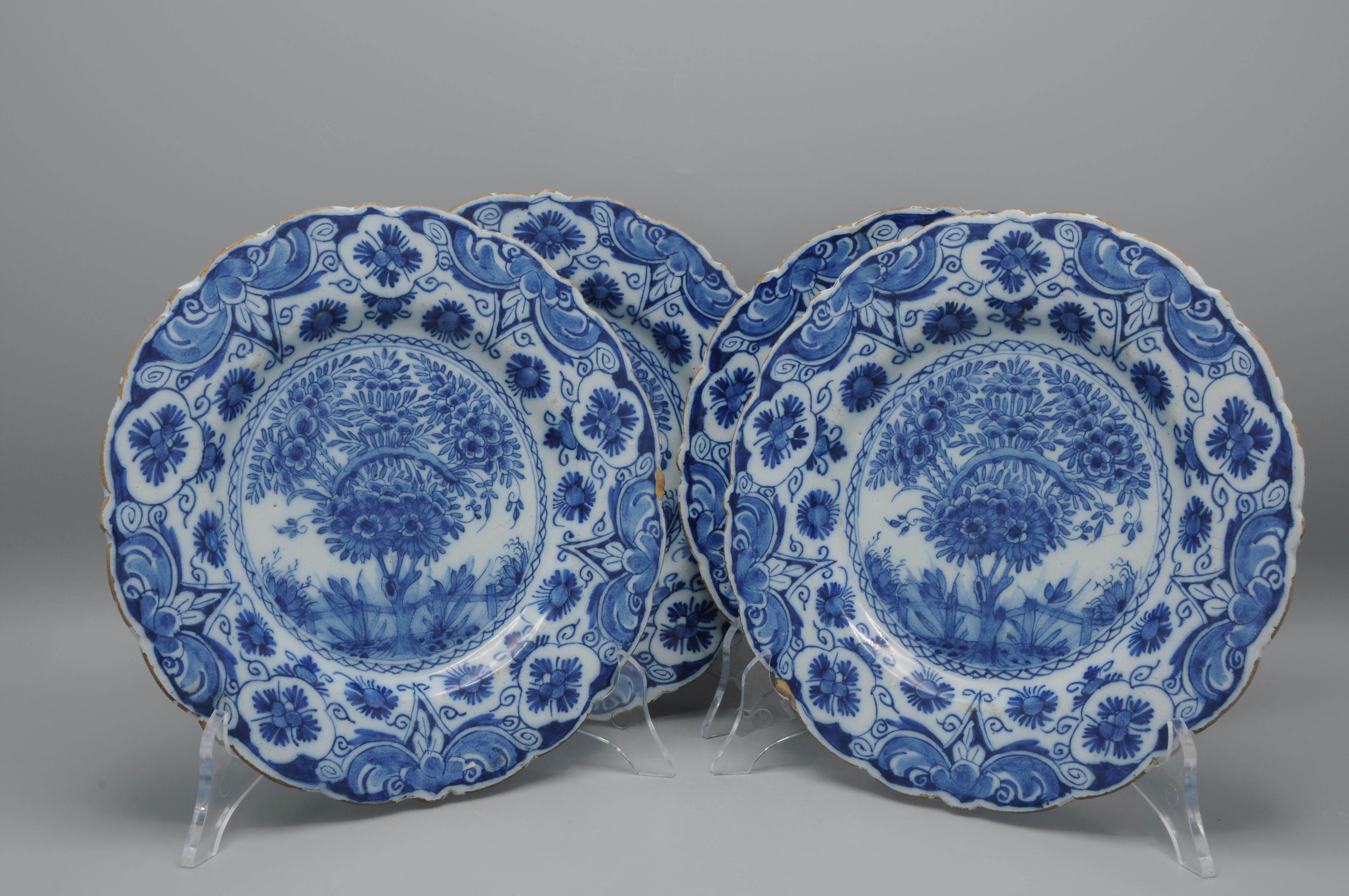 Chinoiseries Ensemble de 4 assiettes 