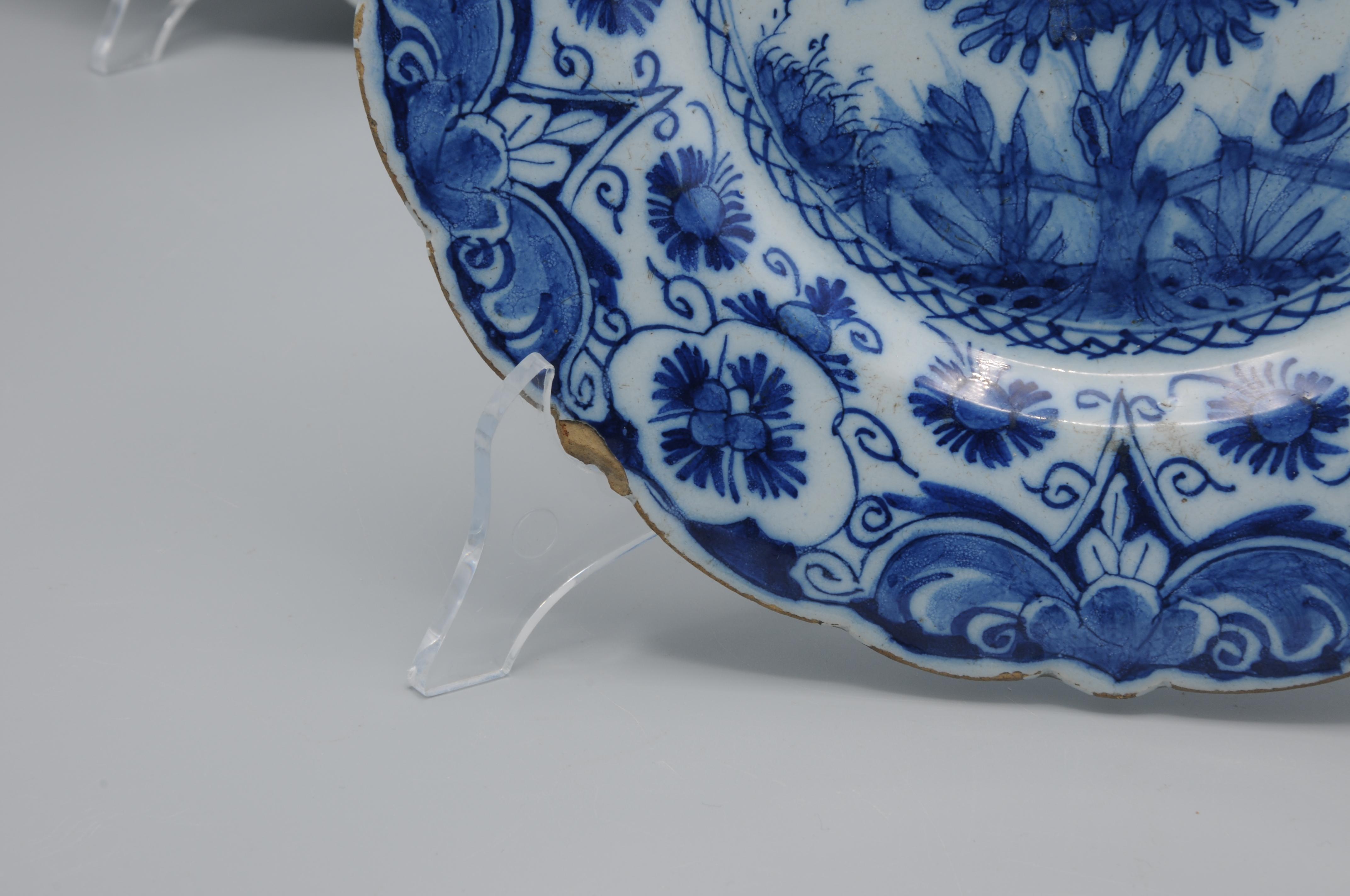 XVIIIe siècle et antérieur Ensemble de 4 assiettes 