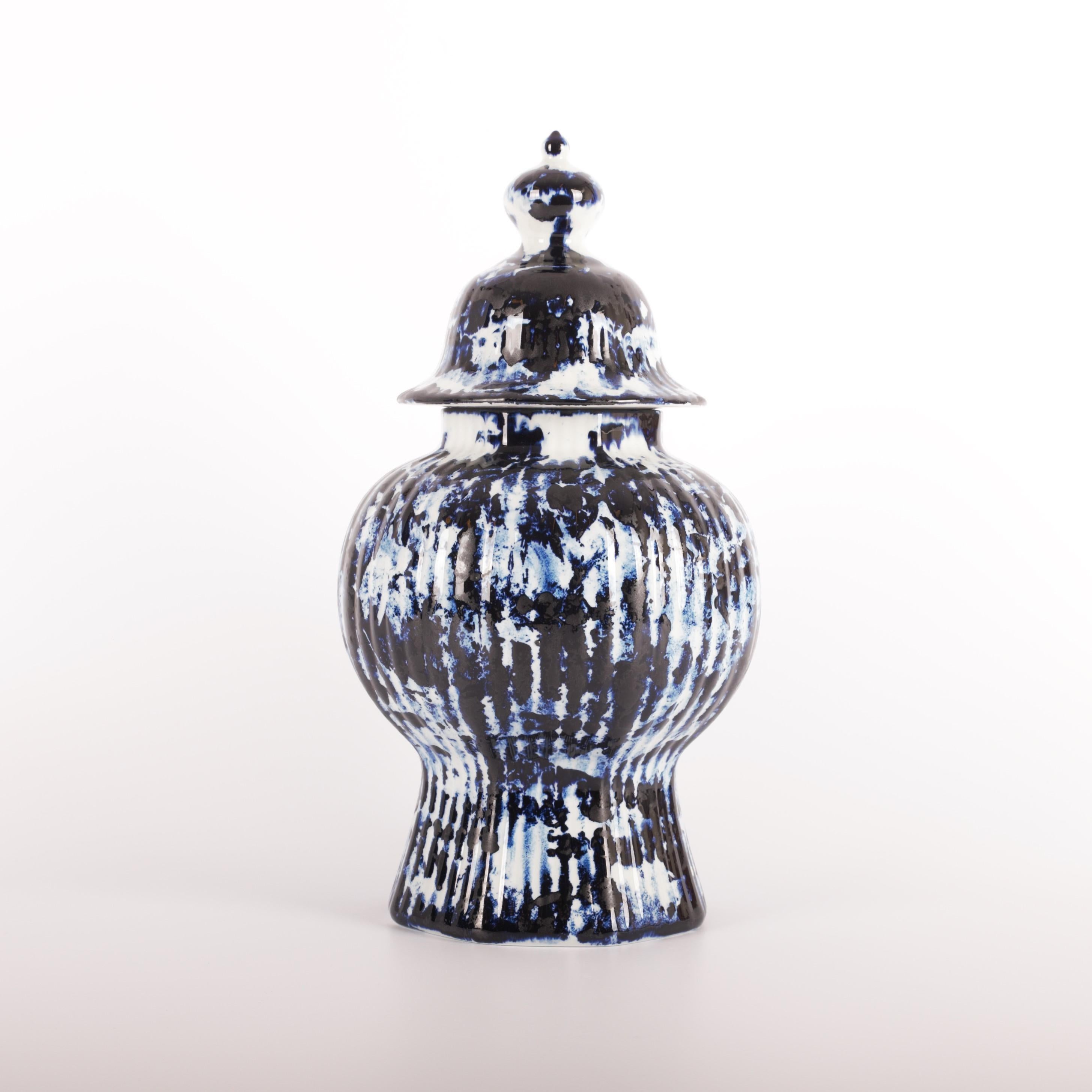 The One Minute Delft Blue Vase with Lid 37cm is available as an exclusive Personal Edition, Marcel Wanders' label carrying works of a more personal and experimental nature. The pieces of the Delft Blue series are unlimited unique by Marcel's one