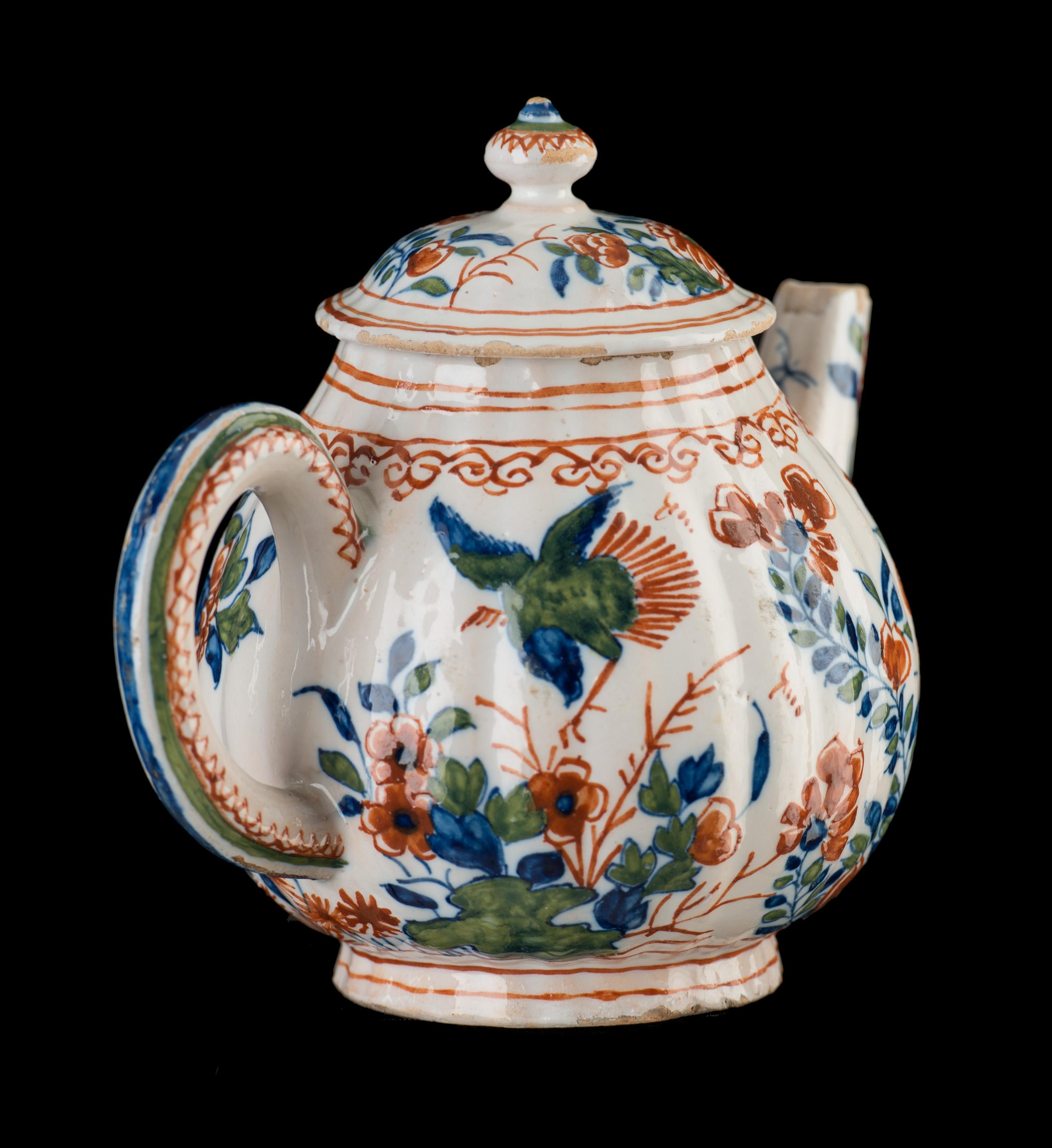 Delft, Kaschmir-Teekanne, 1700 - 1710 LVE Mark The Metal Pot Pottery im Zustand „Gut“ im Angebot in Verviers, BE