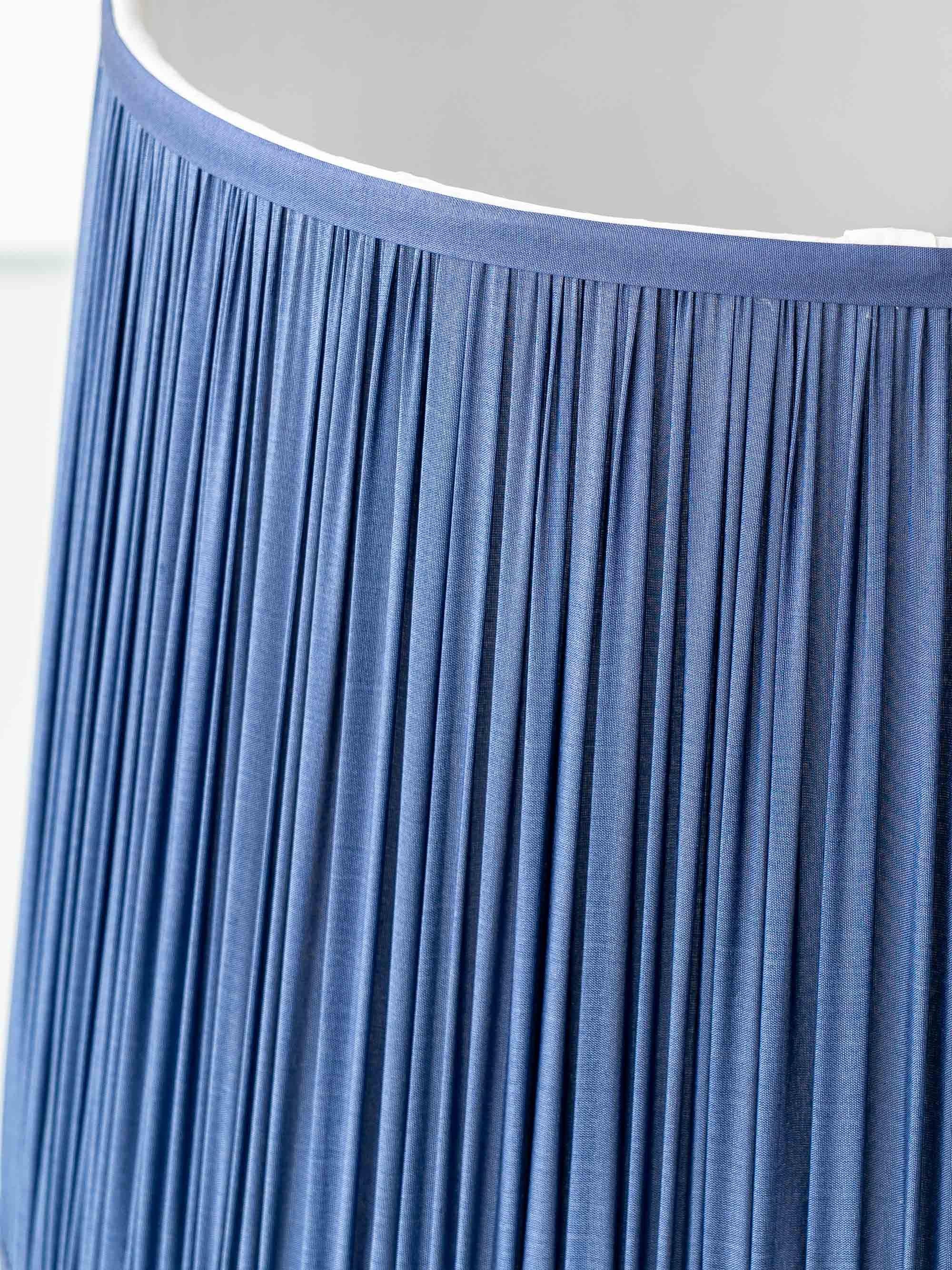 Fait main Lampe de table en céramique de Delft, années 1900, polychrome de Makkum peint à la main, abat-jour en soie neuf en vente