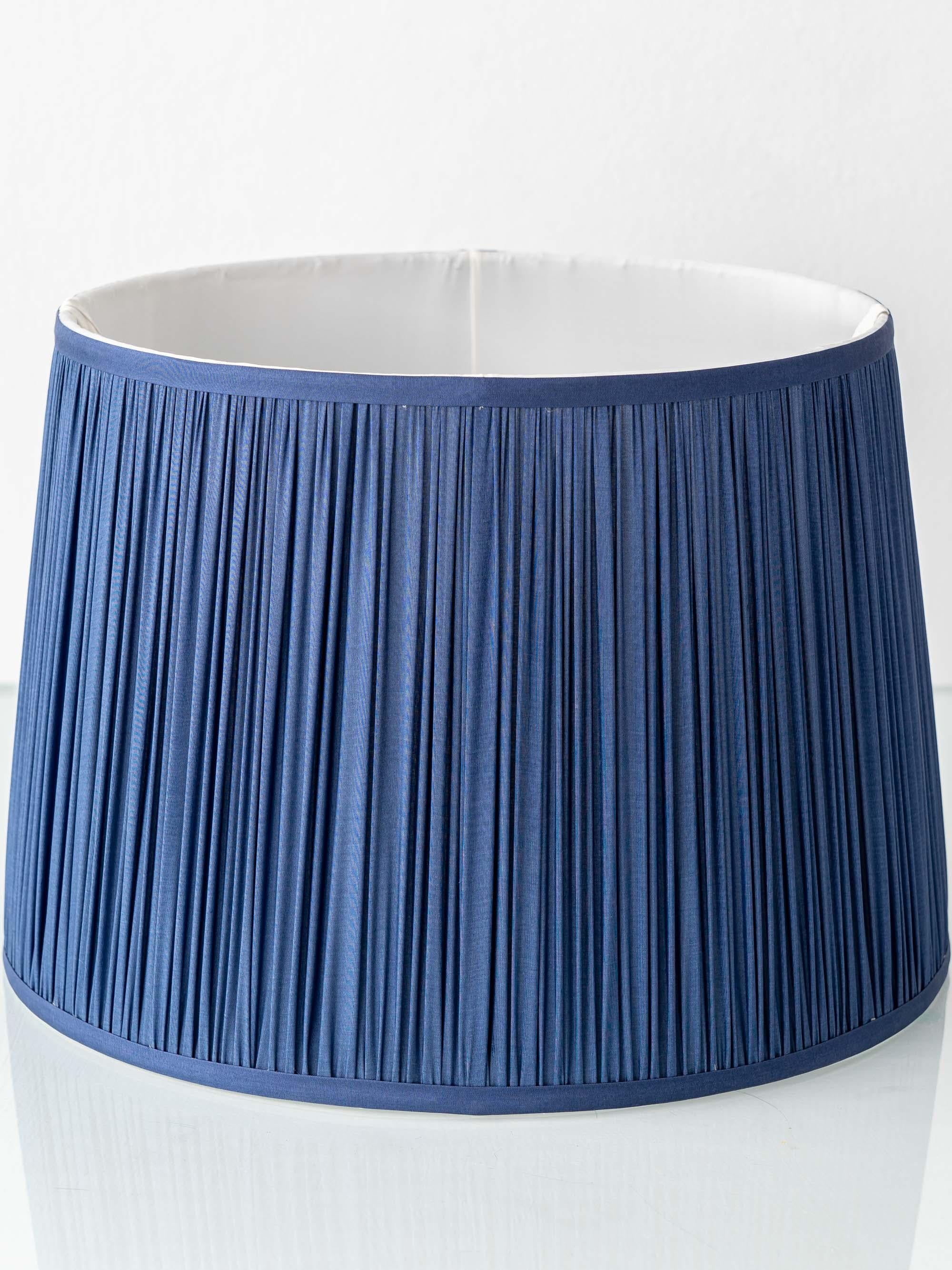 Lampe de table en céramique de Delft, années 1900, polychrome de Makkum peint à la main, abat-jour en soie neuf Bon état - En vente à AMSTERDAM, NL