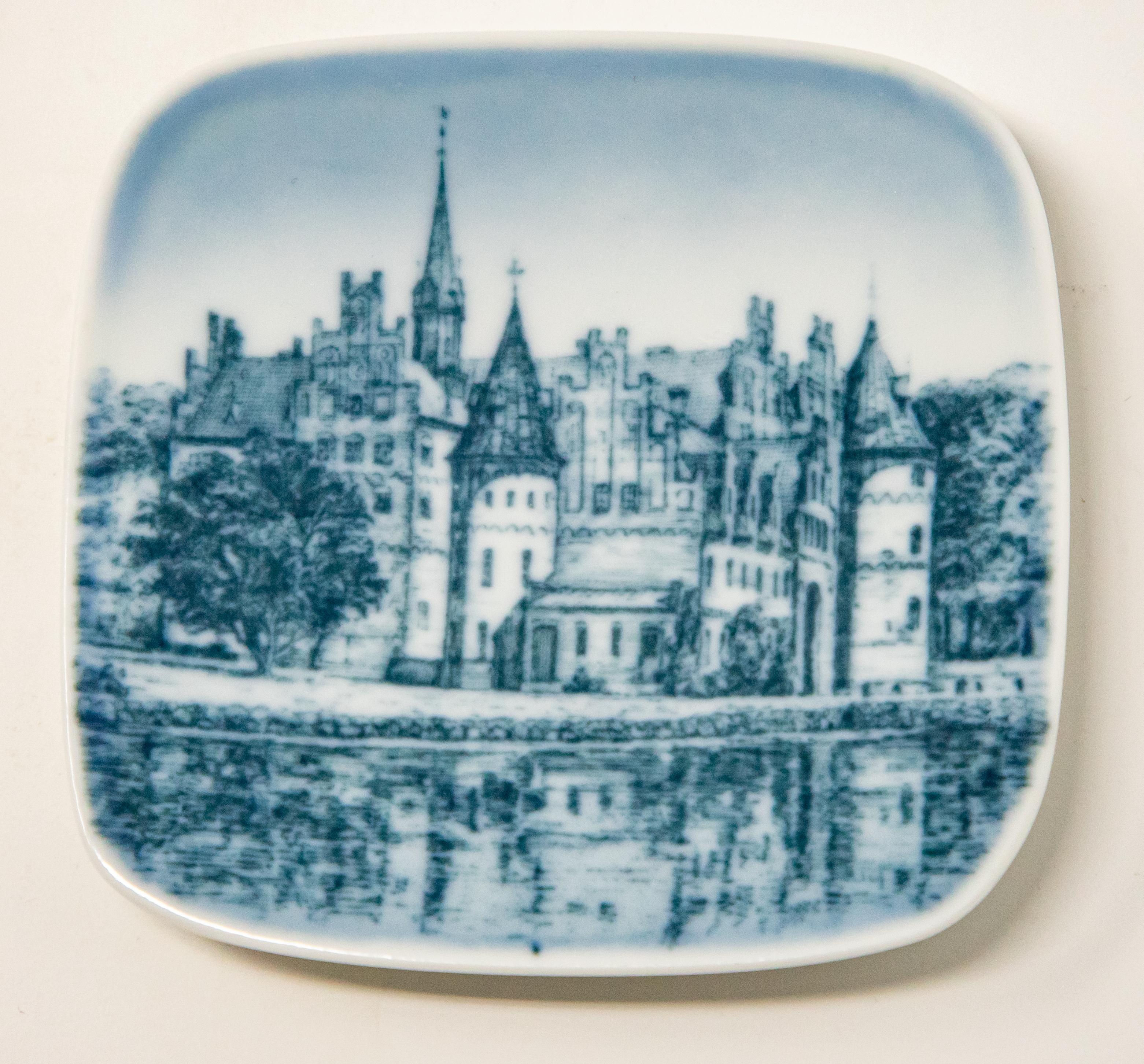 Delft Ceramic Tiles In Fair Condition For Sale In Cookeville, TN