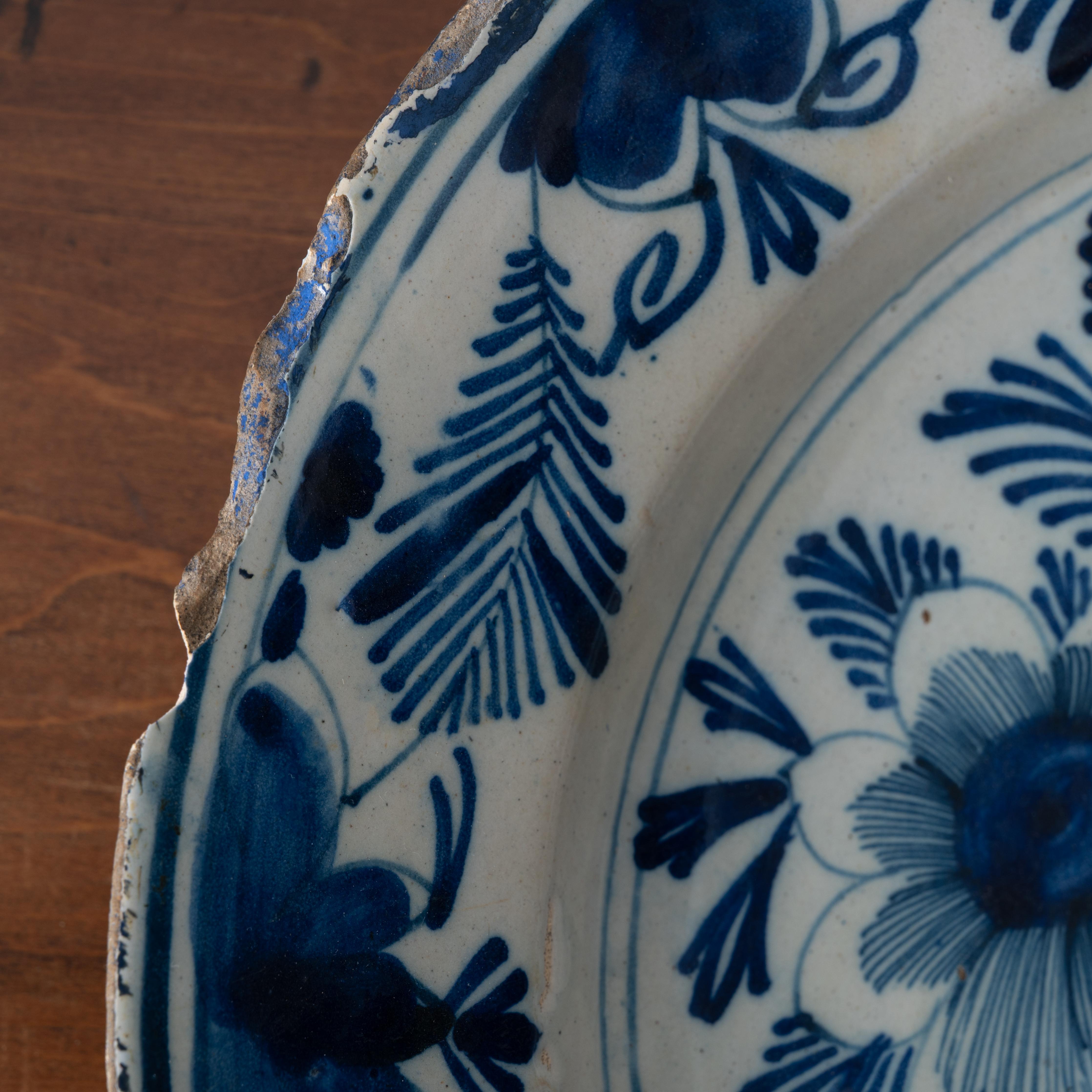 Delft Charger, 18th Century For Sale 3