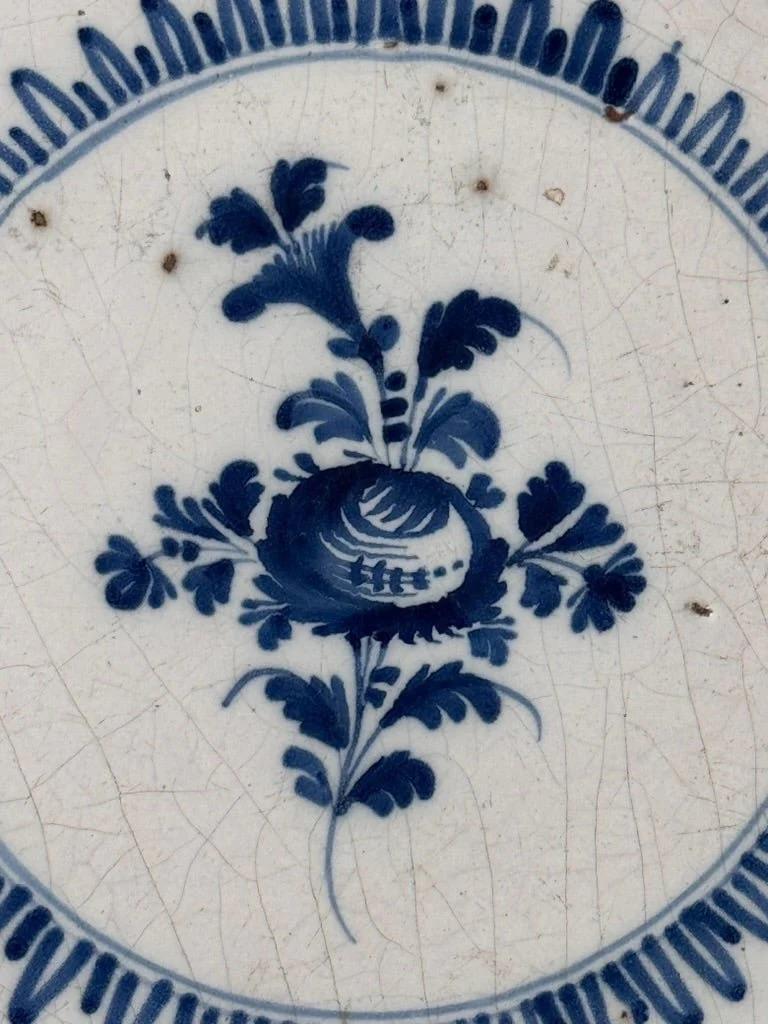 Delft Charger Blue and White 18th C. In Good Condition For Sale In Charlottesville, VA