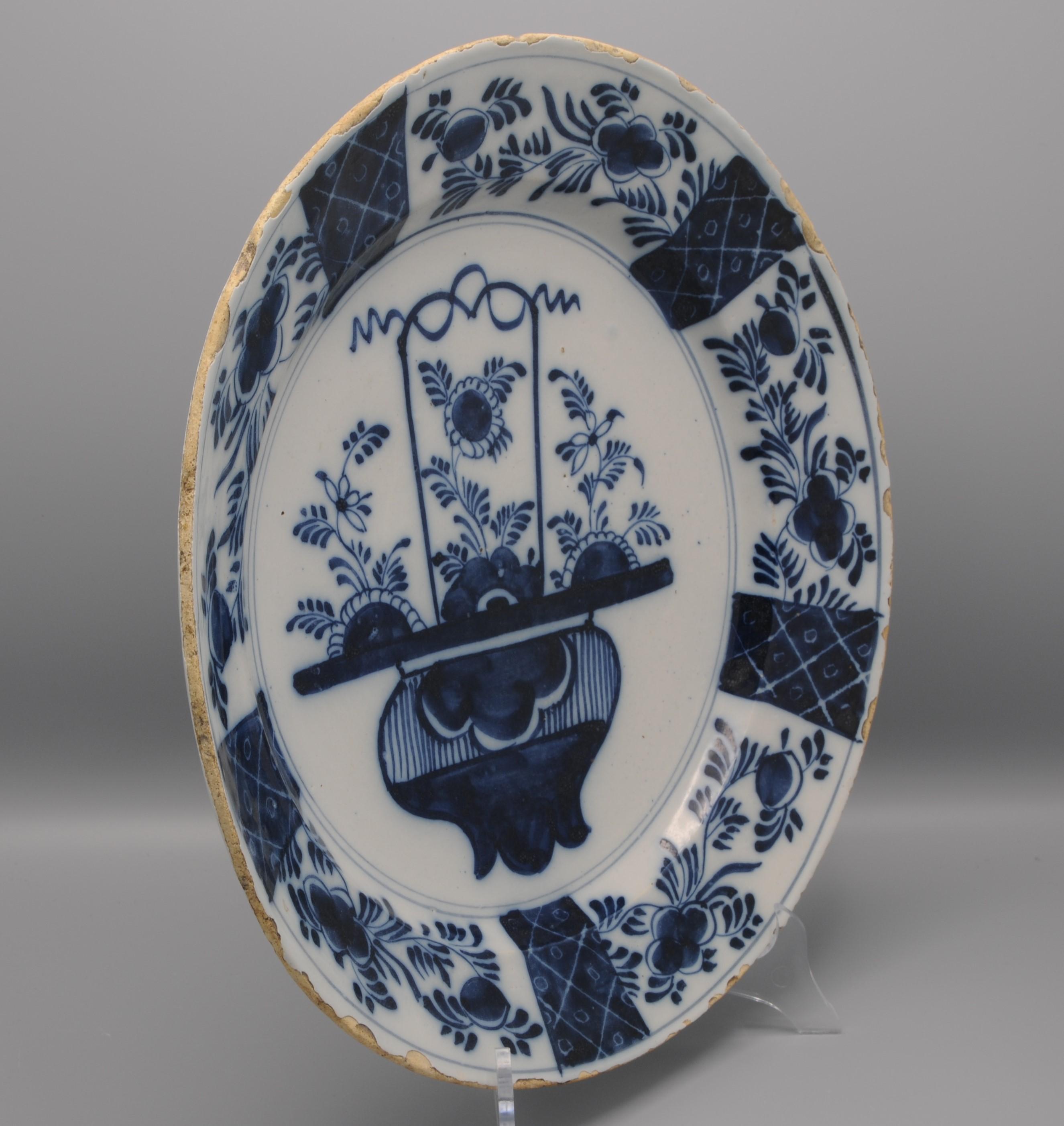 18th Century Delft - Chinoiserie dish with floral basket, second half 18th century For Sale