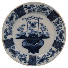 Antique Delft - Chinoiserie dish with floral basket, second half 18th century