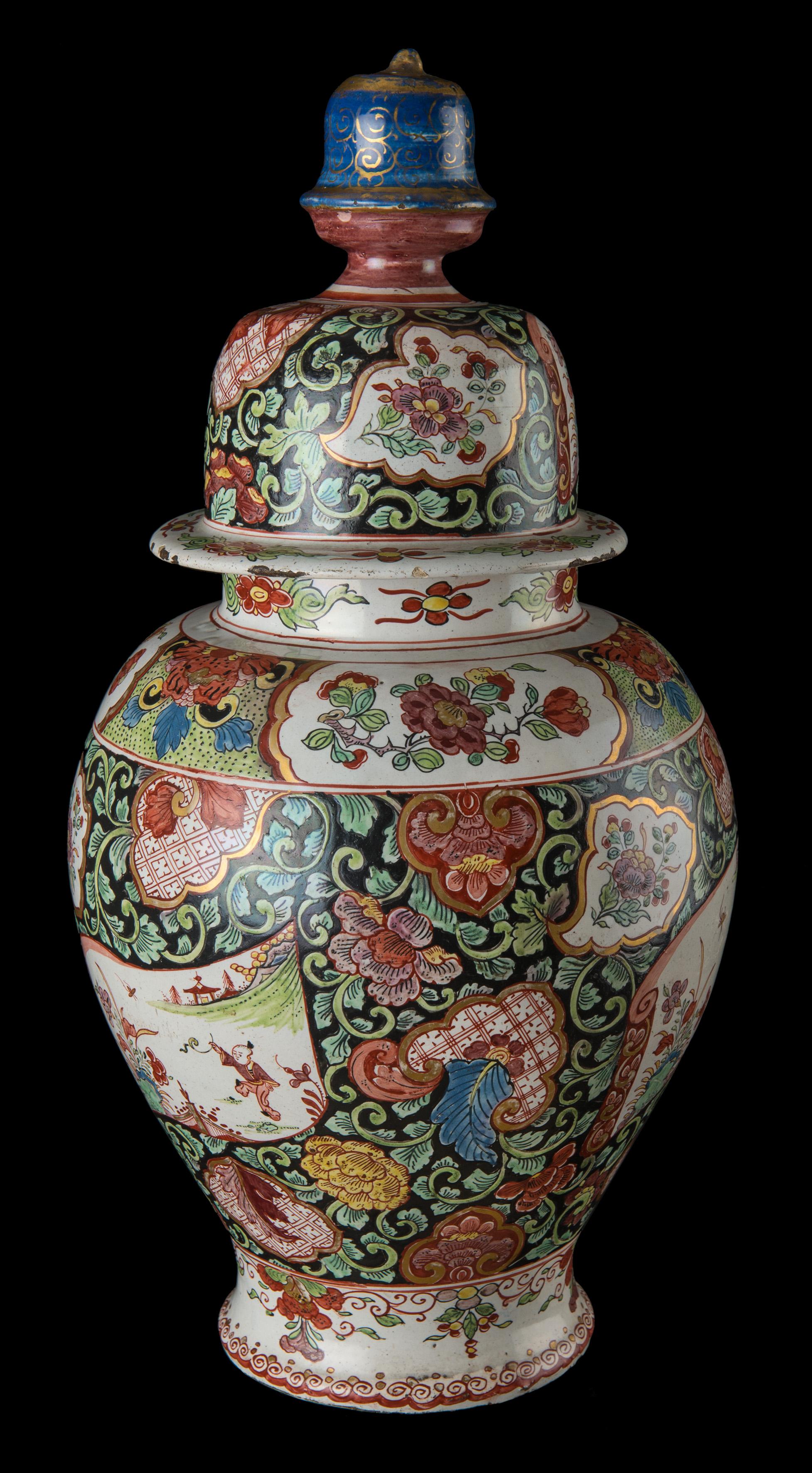 Delfter Porzellan, Chinoiserie Famille Rose Garnitur, 1730-1740 im Angebot 4