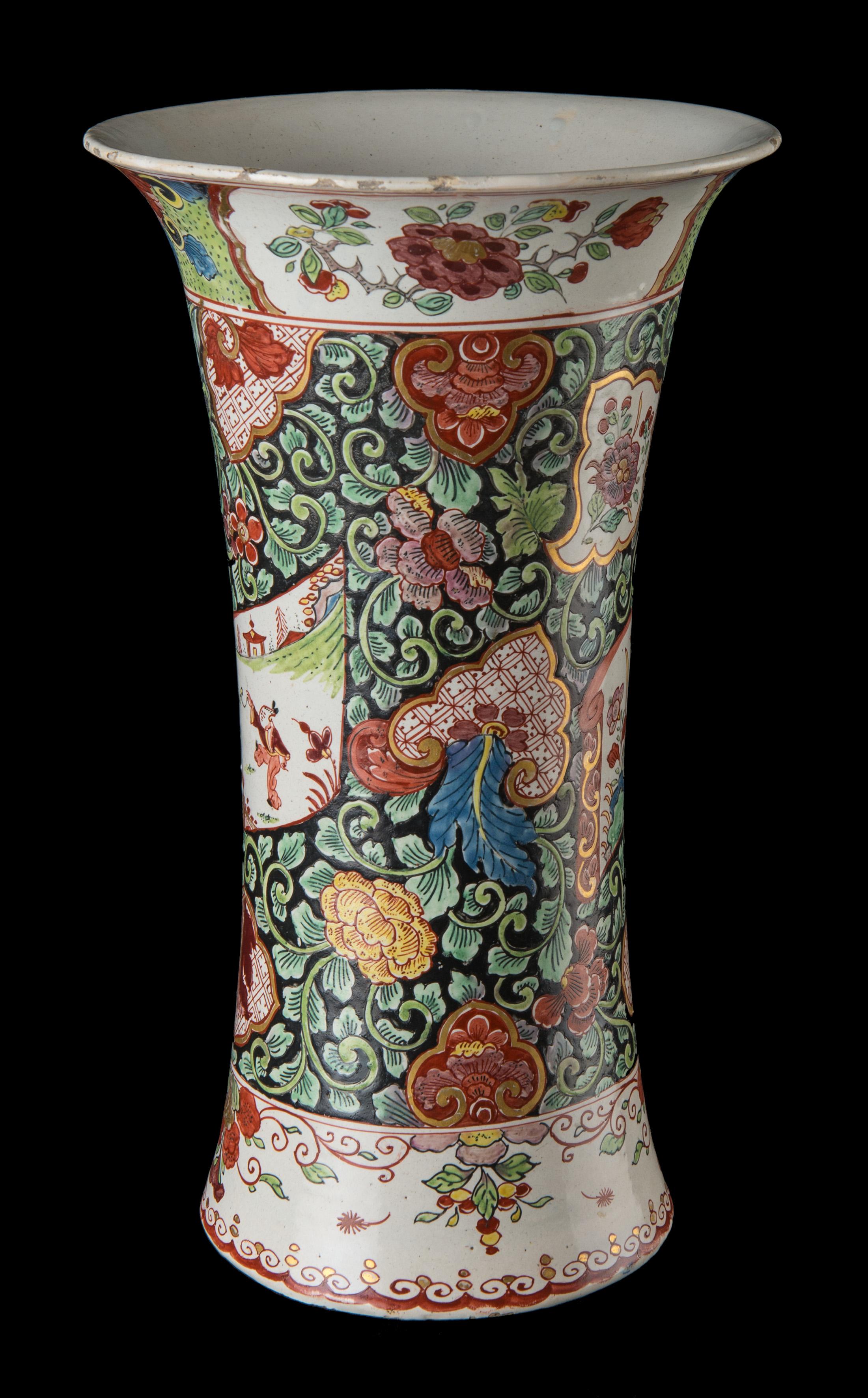Delfter Porzellan, Chinoiserie Famille Rose Garnitur, 1730-1740 (Keramik) im Angebot