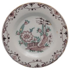Delft  - 'Chinoiserie' manganese and green floral Delftware plate, 18th century