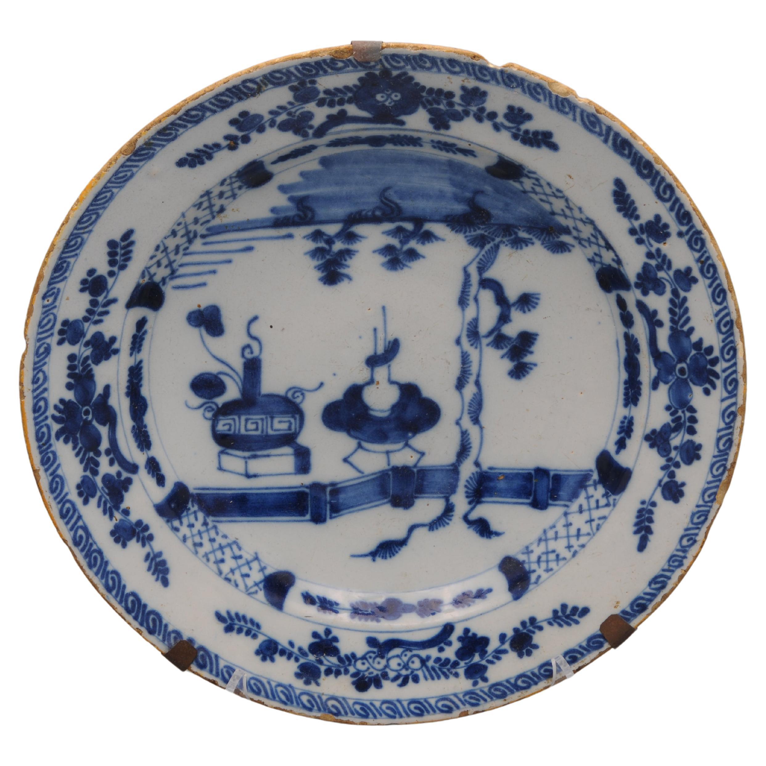 Delft - Chinoiserie style Charger by De Claauw, mid 18th century For Sale