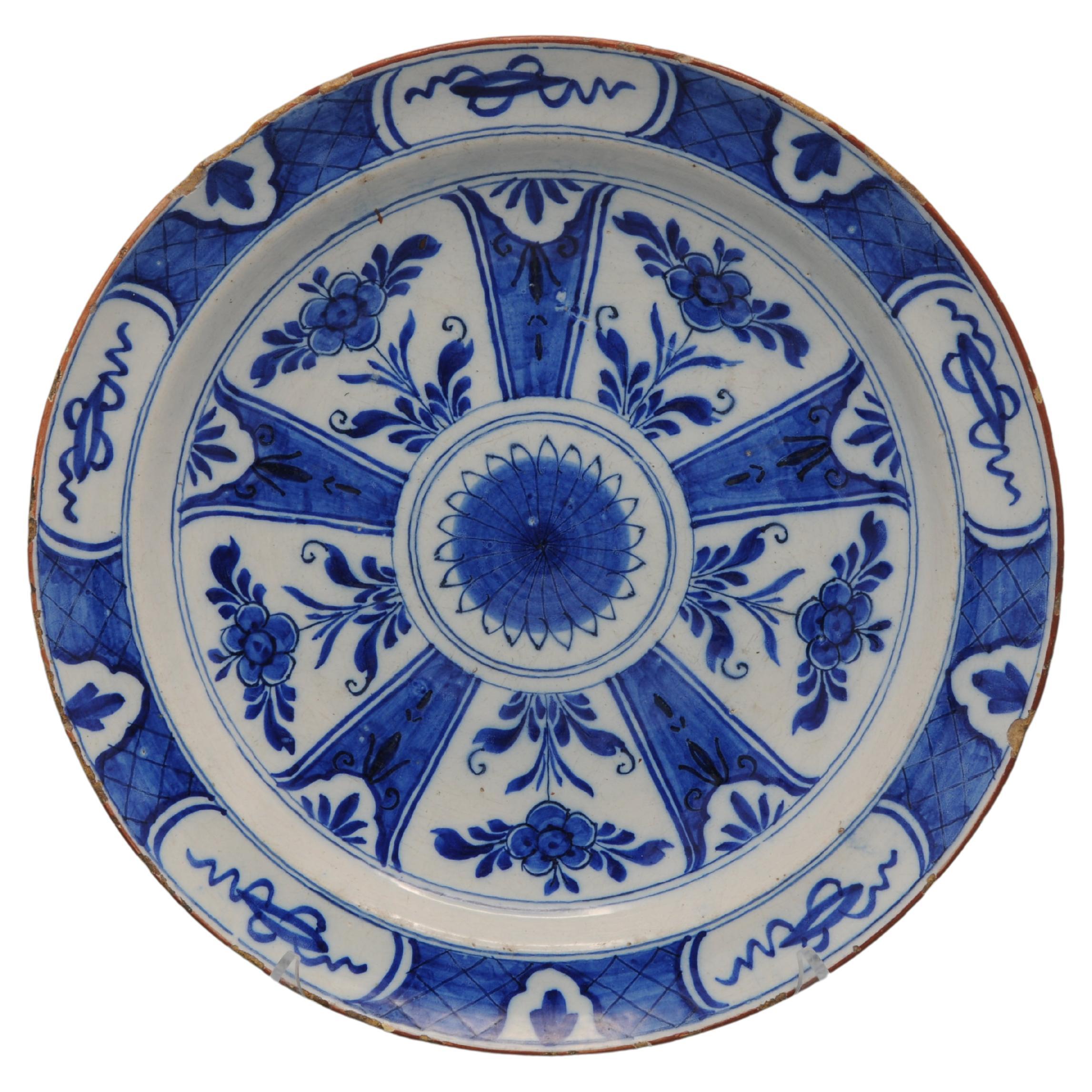 Delft - Delft blue and white dish, first half 18th century For Sale