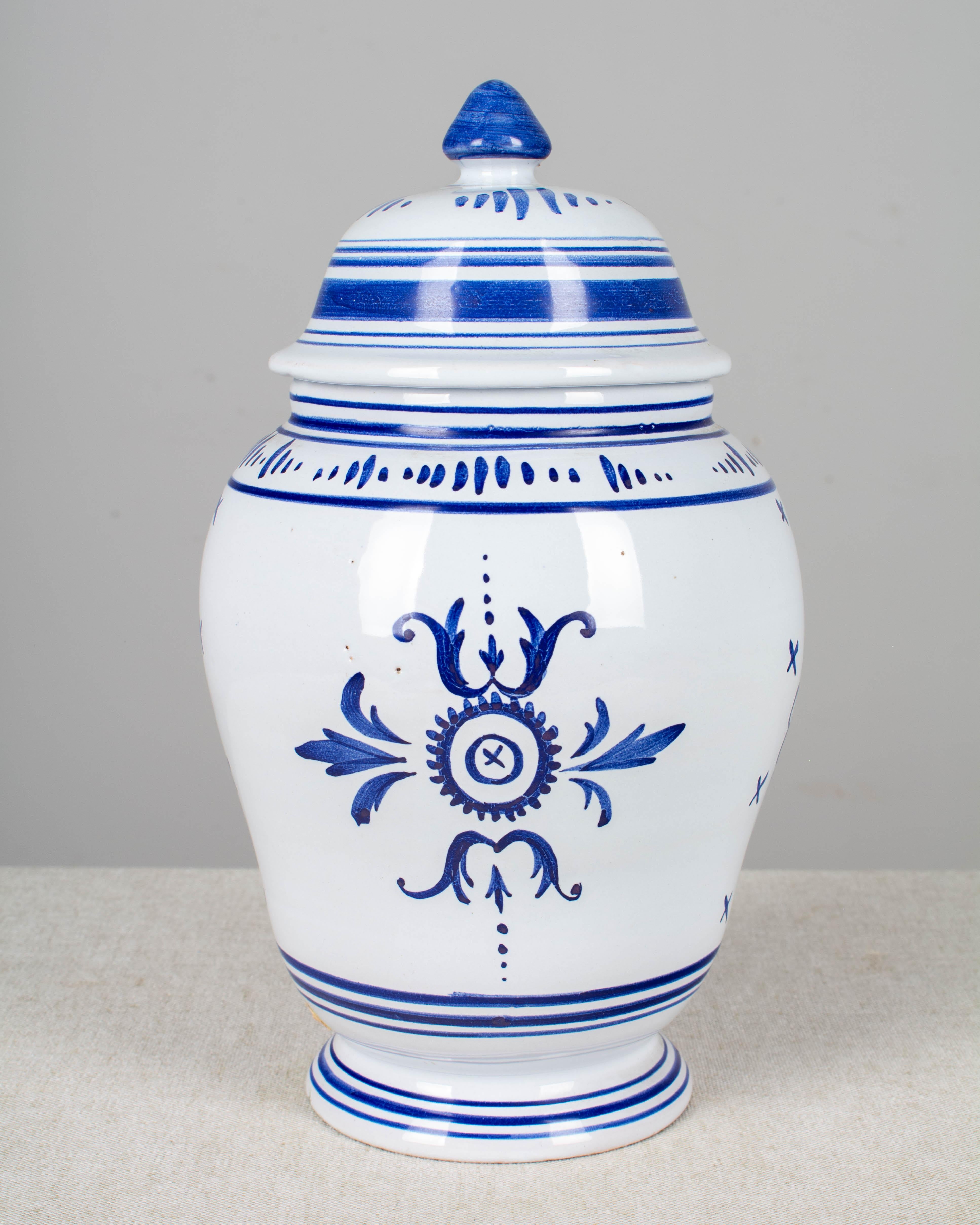 Delft Faience Apothecary Jar In Good Condition For Sale In Winter Park, FL