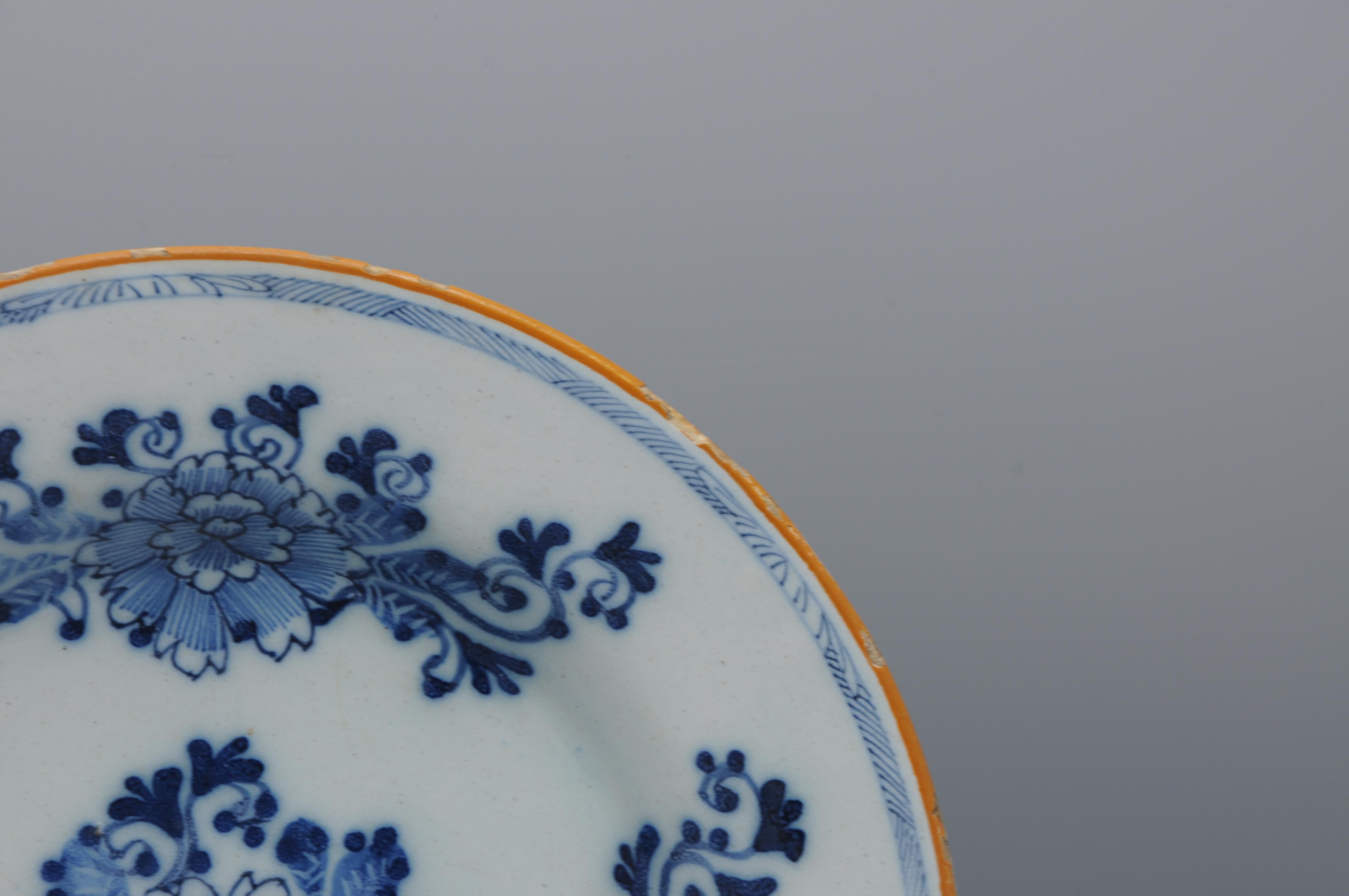 Delft - plato de crisantemos florales de 
