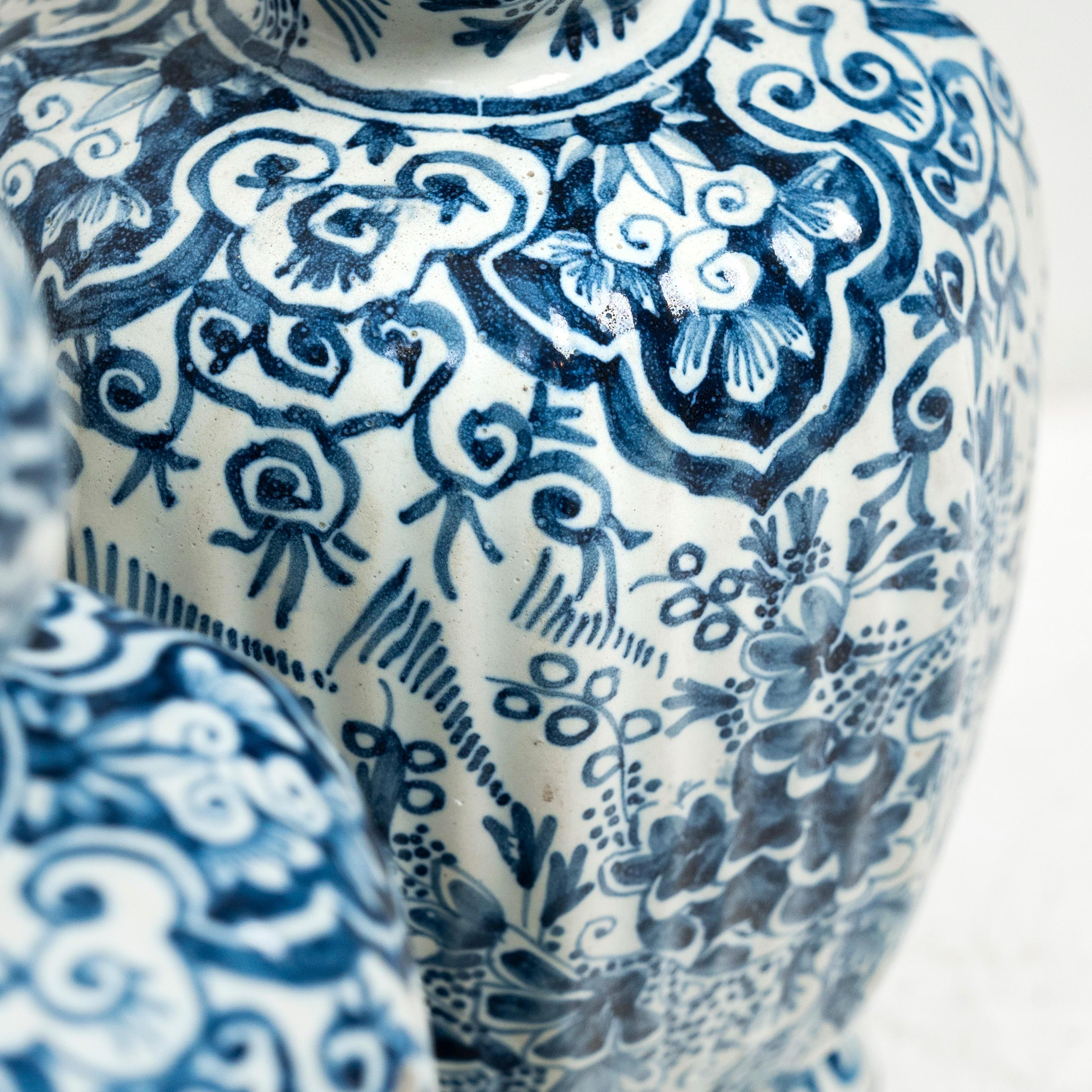Hand-Painted Delft Garlic Neck Vases circa 1790 For Sale