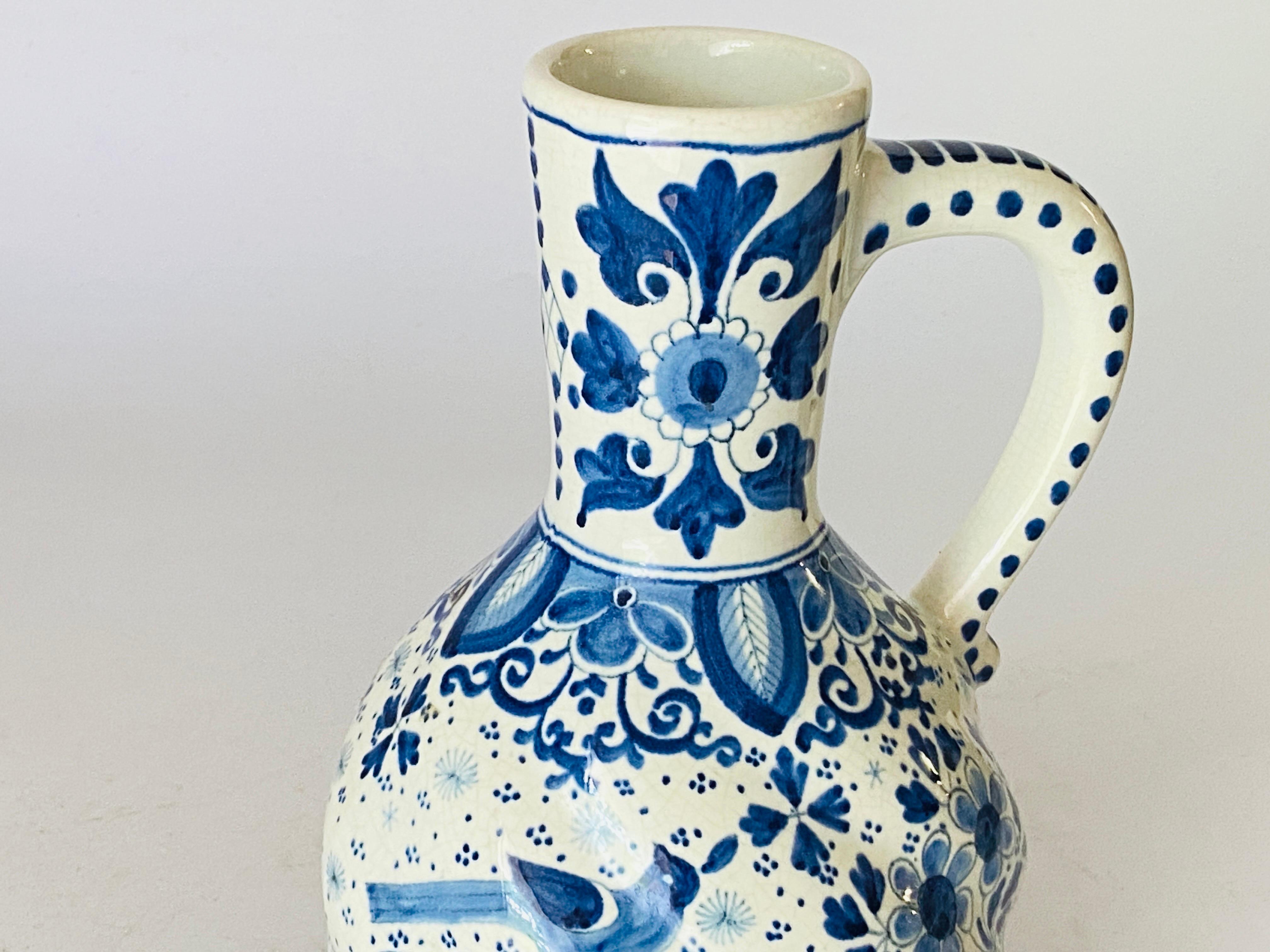 This pot is in Faïence, in white and blue. They has been made in Netherlands, in the 19th century. they are Delft pieces. It is signed underneath.