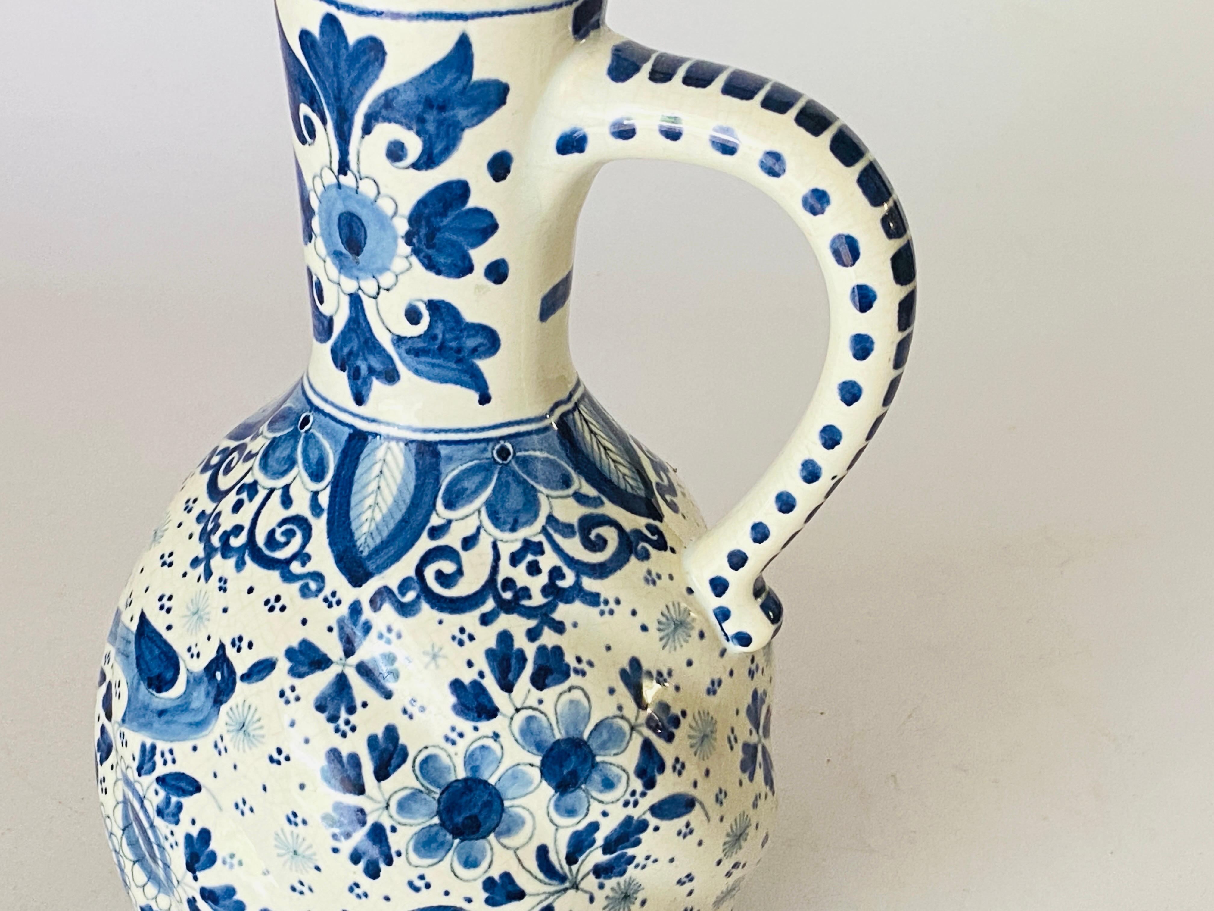 Delft Jug in Faïence, White and Blue, 19th Century Netherlands In Good Condition For Sale In Auribeau sur Siagne, FR