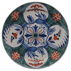 Delft - Large green and polychrome 'Four Hearts' charger -  mid 18th century