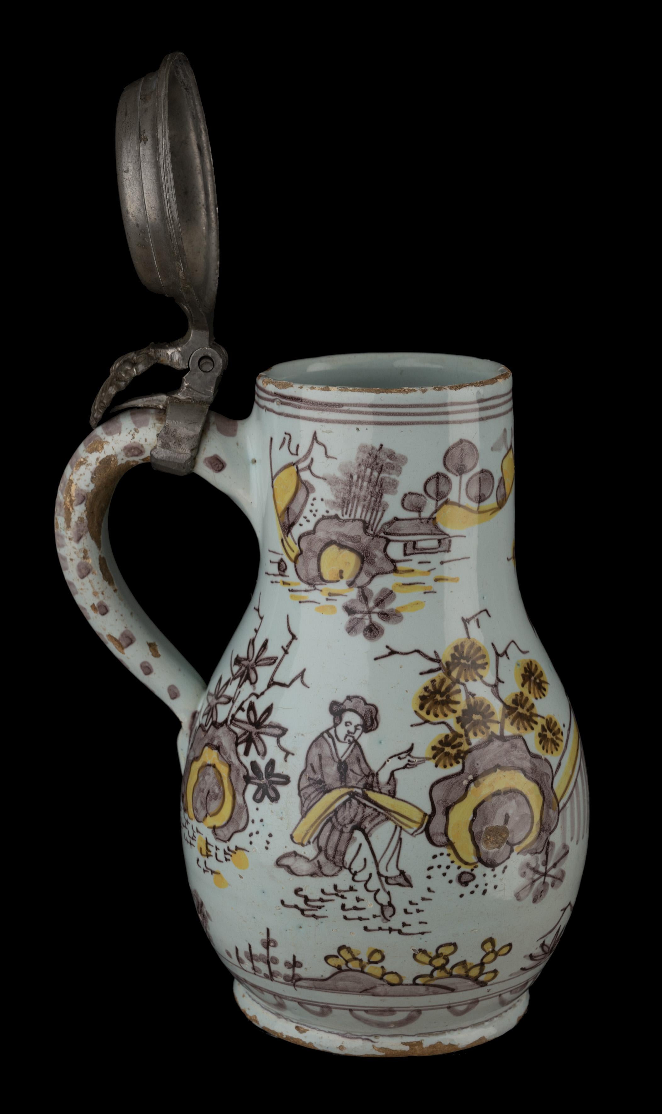 Delft, Large Polychrome chinoiserie beer mug Delft, 1680-1690 purple and yellow For Sale 3